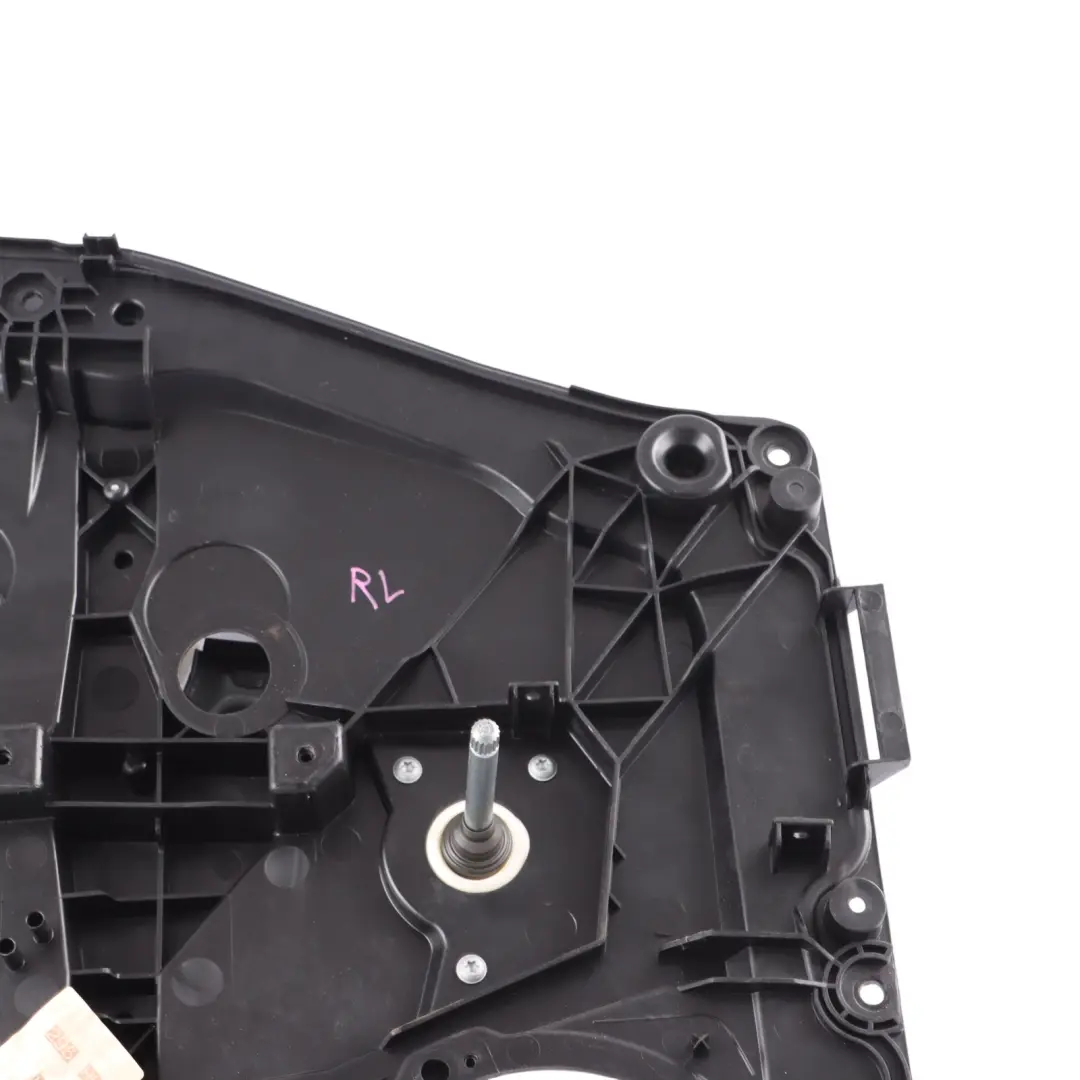 Ford Fiesta MK7 Staffa Alzacristallo Porta Posteriore Sinistro - SKU 8A61-A045H23-AG - Numero di parte 8A61-A045H23-AG