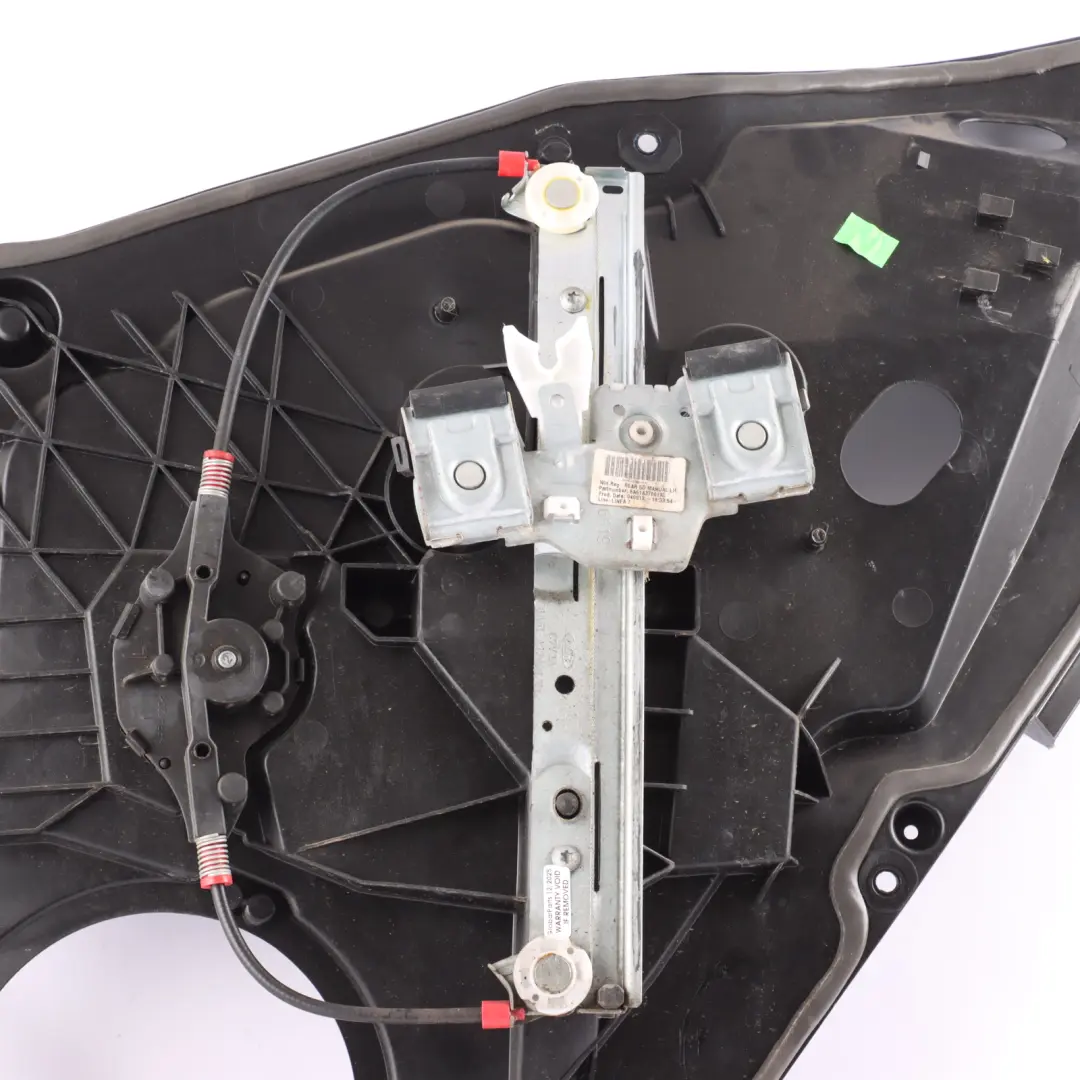 Ford Fiesta MK7 Staffa Alzacristallo Porta Posteriore Sinistro - SKU 8A61-A045H23-AG - Numero di parte 8A61-A045H23-AG