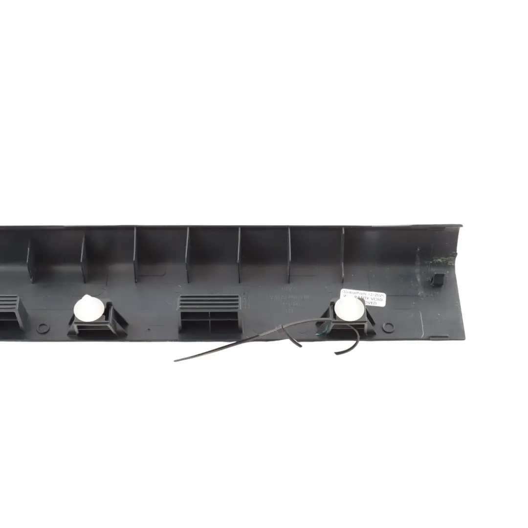 Ford Fiesta MK7 Bande Seuil Porte Panneau Avant Droit - SKU 8A61-A13200-ABW - Numéro de pièce 8A61-A13200-ABW