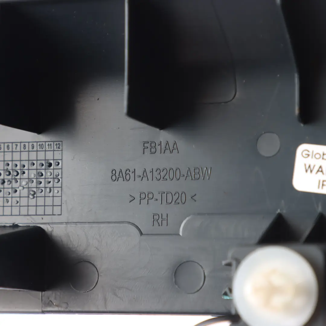 Ford Fiesta MK7 Moldura Umbral Puerta Delantero Derecho - SKU 8A61-A13200-ABW - Número de pieza 8A61-A13200-ABW