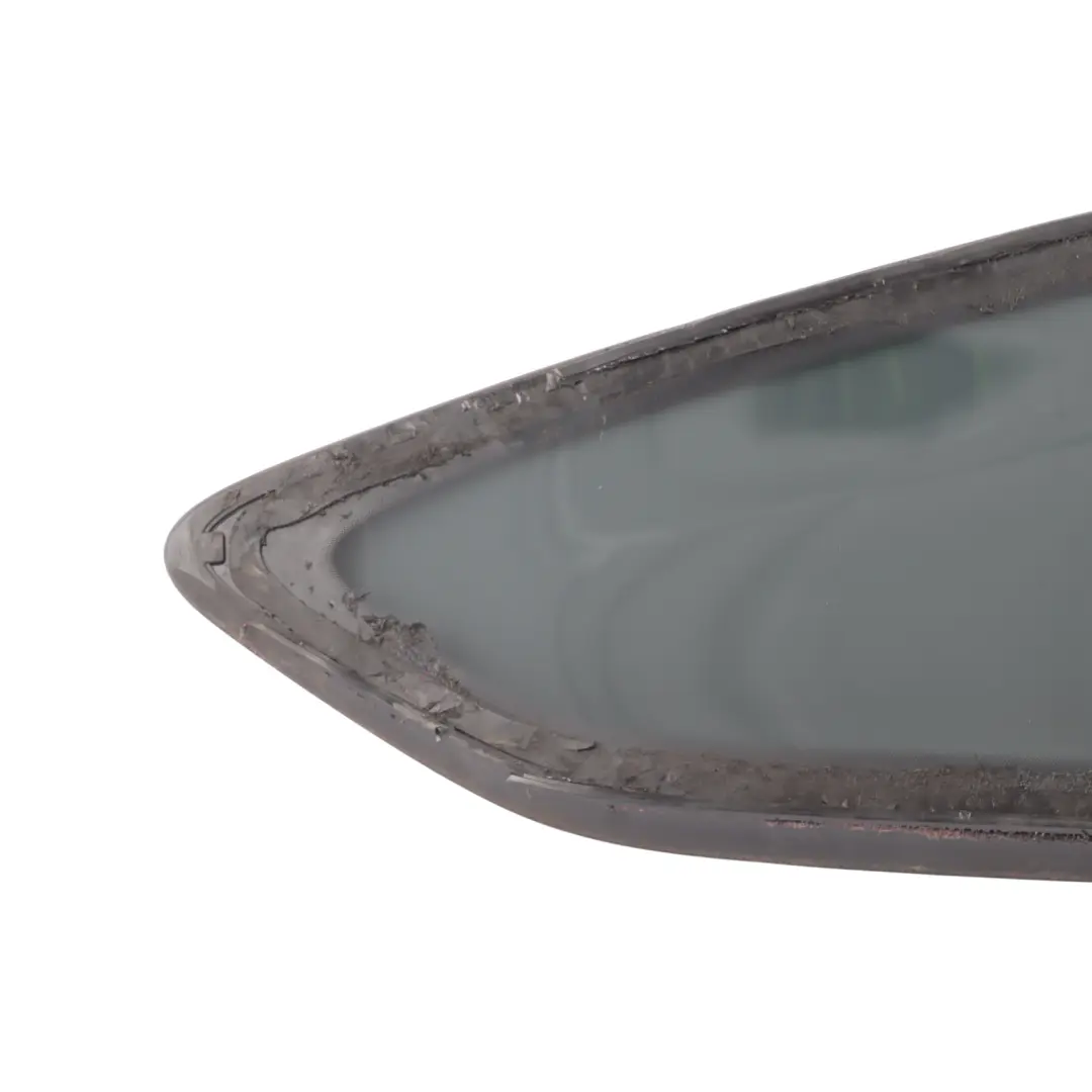 Vitre Lunette Arrière Fixe Gauche AS3 pour Ford Fiesta Mk7 à propos du numéro de pièce 8A61-B29751-BD Ford Fiesta Mk7 Vitre Lunette Arrière Fixe Gauche AS3 - SKU 8A61-B29751-BD - Numéro de pièce 8A61-B29751-BD