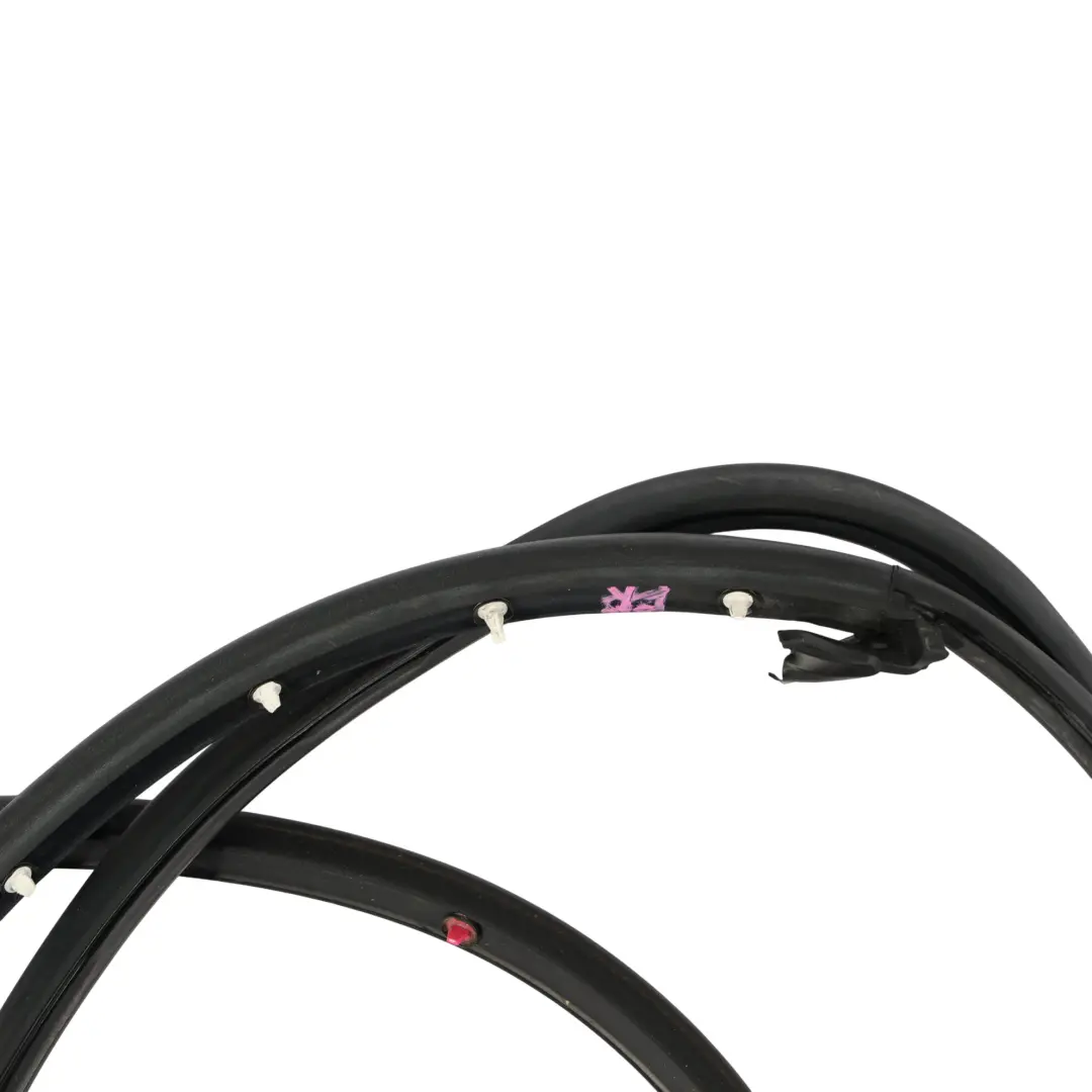 Audi A4 B7 Front Door Edge Seal Frame Rubber Gasket Right O/S 8E0837912 - SKU 8E0837912L - Part number 8E0837912L