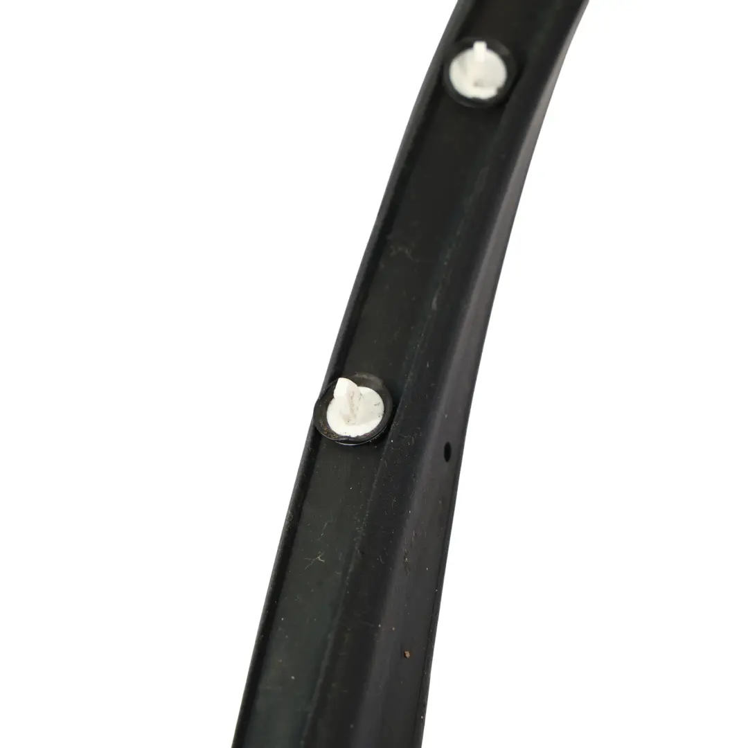 Guarnizione Bordo Porta Gomma Posteriore Destra per Audi A4 B7 con numero di parte 8E0839912M Audi A4 B7 Guarnizione Bordo Porta Gomma Posteriore Destra - SKU 8E0839912M - Numero di parte 8E0839912M