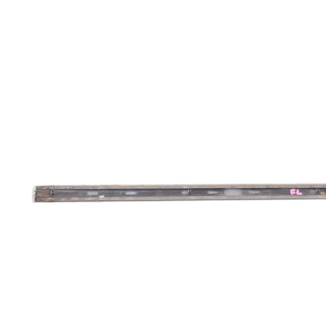 Modanatura Porta Anteriore Sinistra Argento Chiaro Metallizzato Y7W per Audi A4 B7 con numero di parte 8E0853953 Audi A4 B7 Modanatura Porta Anteriore Sinistra Argento Chiaro Metallizzato Y7W - SKU 8E0853953-LS - Numero di parte 8E0853953