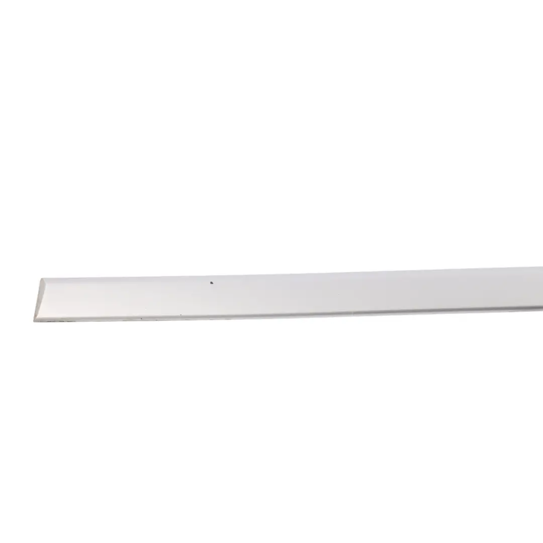 Audi A4 B7 Moldura Puerta Trasera S-Line Izquierda Plata Claro Y7W - SKU 8E0853963-LS - Número de pieza 8E0853963