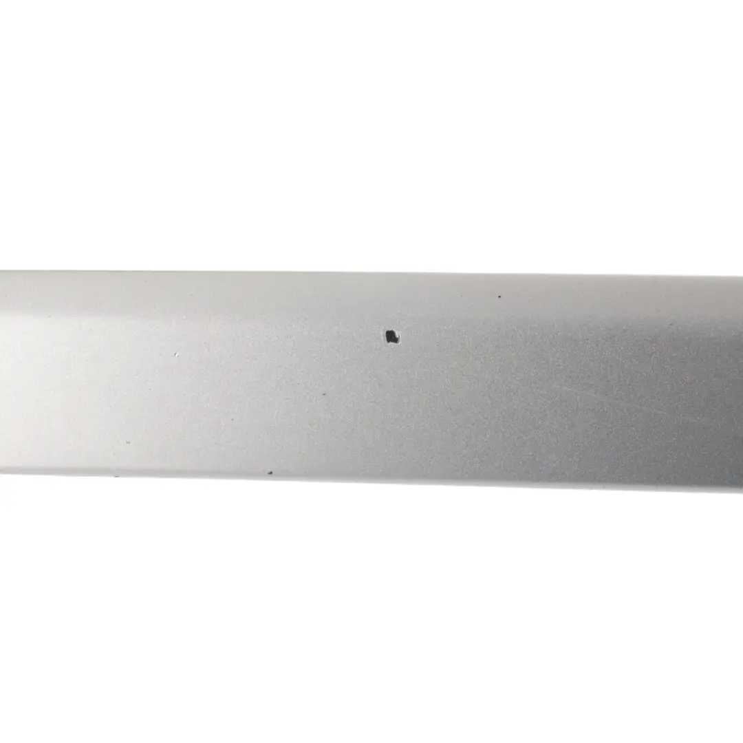 Baguette Porte Arrière Gauche S-Line Argent Clair Y7W pour Audi A4 B7 à propos du numéro de pièce 8E0853963 Audi A4 B7 Baguette Porte Arrière Gauche S-Line Argent Clair Y7W - SKU 8E0853963-LS - Numéro de pièce 8E0853963