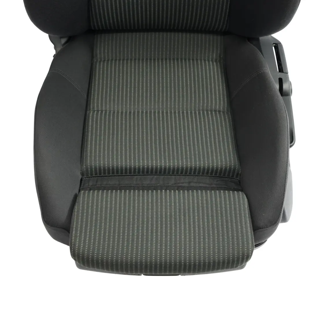 Siège sport avant gauche Tissu intérieur Panther Soul Noir pour Audi A4 B7 à propos du numéro de pièce 8E0881805Q Audi A4 B7 Siège sport avant gauche Tissu intérieur Panther Soul Noir - SKU 8E0881805Q-1 - Numéro de pièce 8E0881805Q