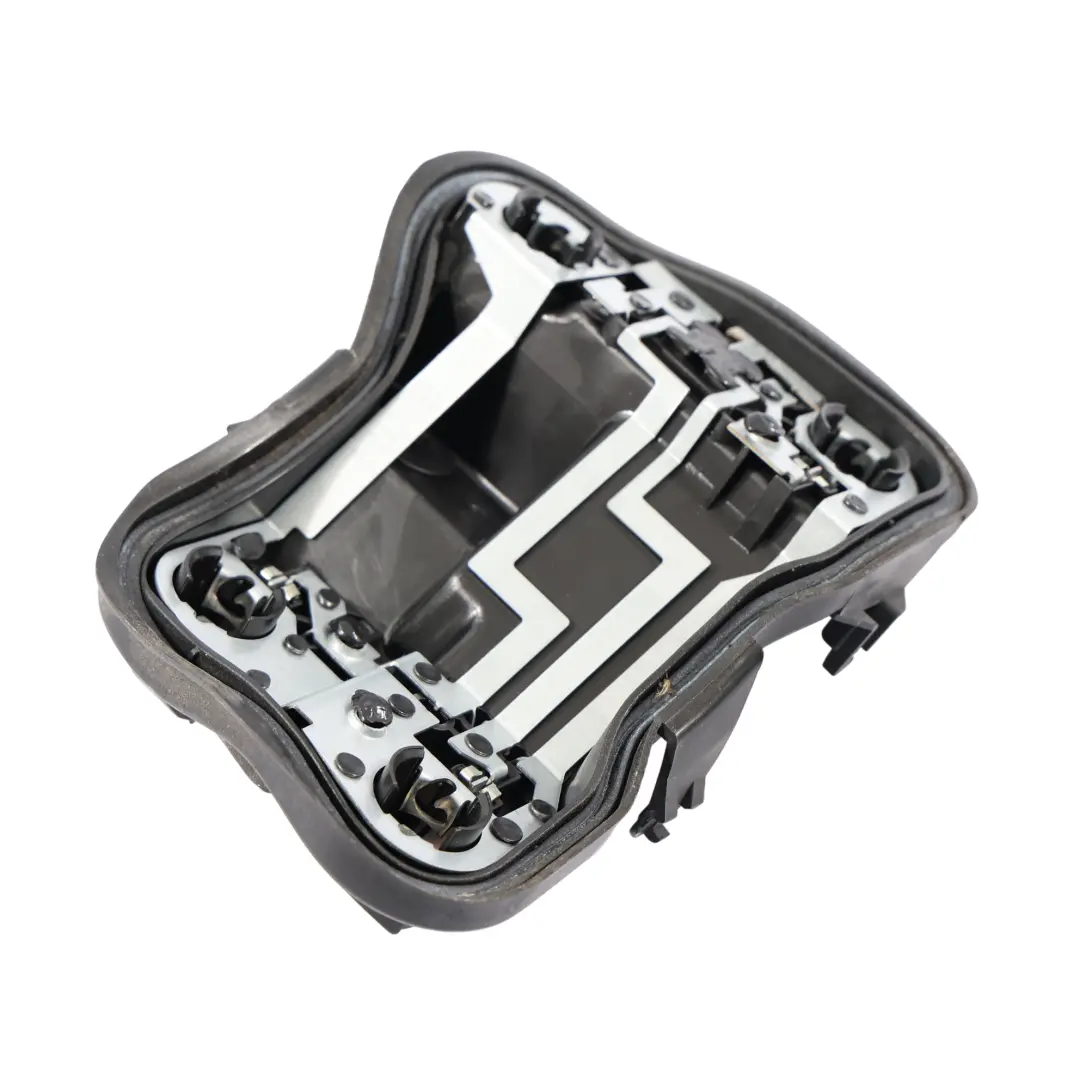 Luz Trasera Portalámparas Carcasa Izquierda para Audi A4 B7 Sedan con número de pieza 8E5945257B Audi A4 B7 Sedan Luz Trasera Portalámparas Carcasa Izquierda - SKU 8E5945257B - Número de pieza 8E5945257B