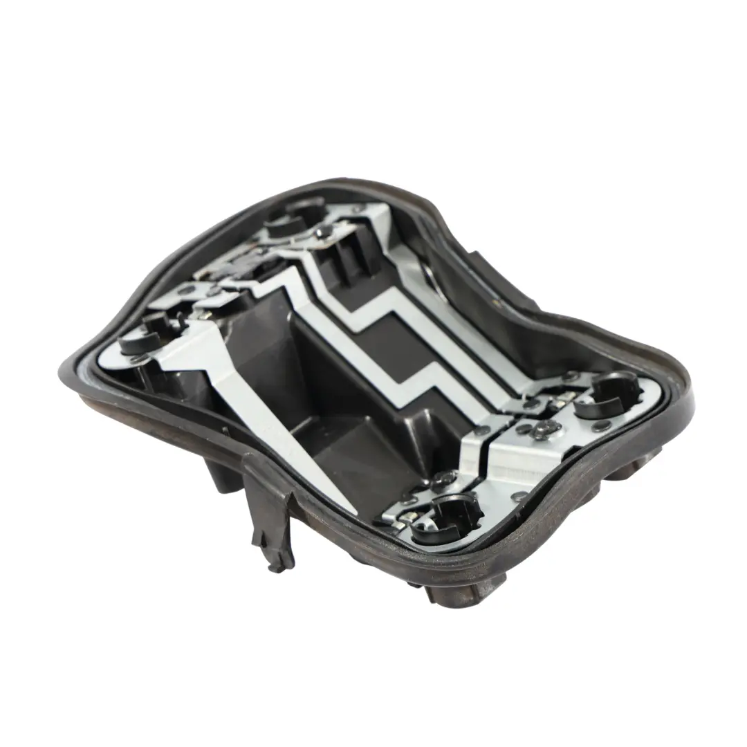 Luz Trasera Portalámparas Carcasa Izquierda para Audi A4 B7 Sedan con número de pieza 8E5945257B Audi A4 B7 Sedan Luz Trasera Portalámparas Carcasa Izquierda - SKU 8E5945257B - Número de pieza 8E5945257B
