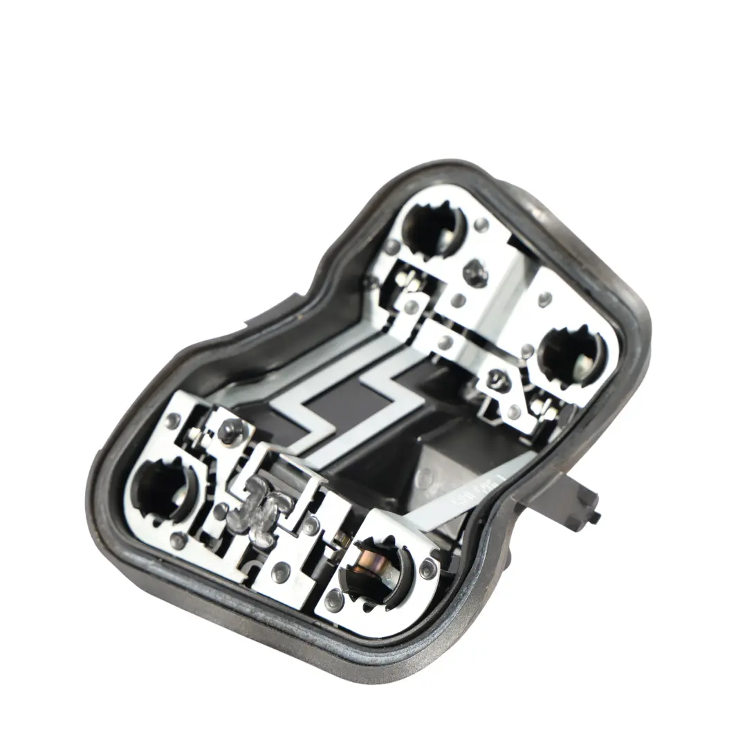 Audi A4 B7 Sedan Luce Posteriore Portalampada Alloggiamento Sinistro - SKU 8E5945257B - Numero di parte 8E5945257B