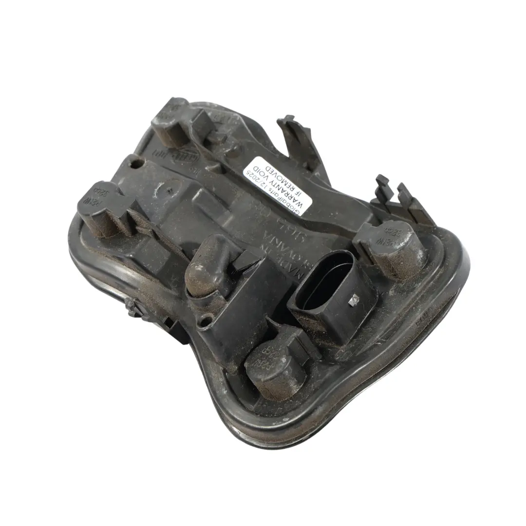 Luz Trasera Portalámparas Carcasa Izquierda para Audi A4 B7 Sedan con número de pieza 8E5945257B Audi A4 B7 Sedan Luz Trasera Portalámparas Carcasa Izquierda - SKU 8E5945257B - Número de pieza 8E5945257B