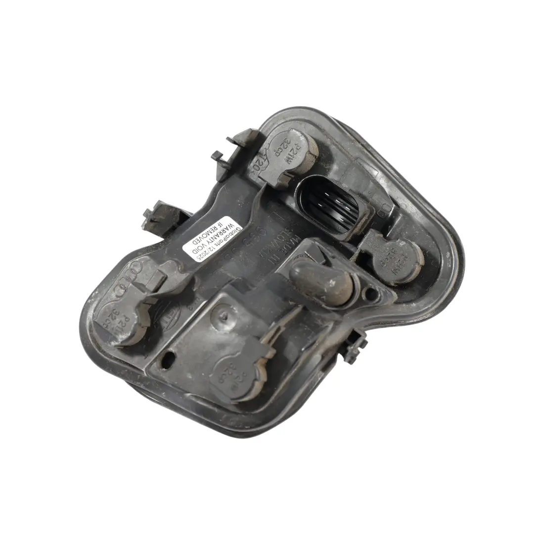 Audi A4 B7 Support D'Ampoule Feu Arrière Gauche Berline - SKU 8E5945257B - Numéro de pièce 8E5945257B