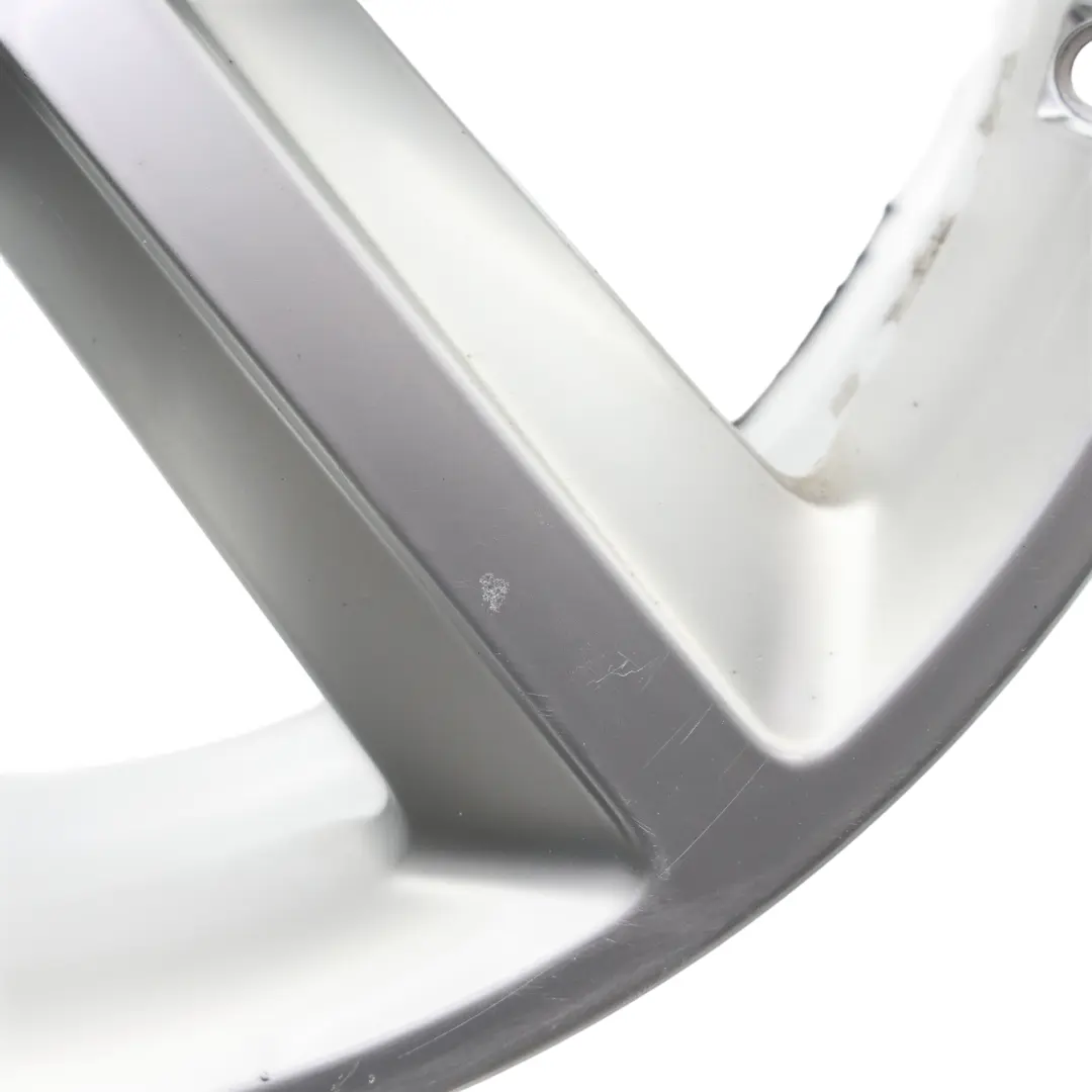 Audi A4 B8 Llanta Aleación Plateada 18" ET:47 8J Star Spoke - SKU 8K0601025Q-2 - Número de pieza 8K0601025Q