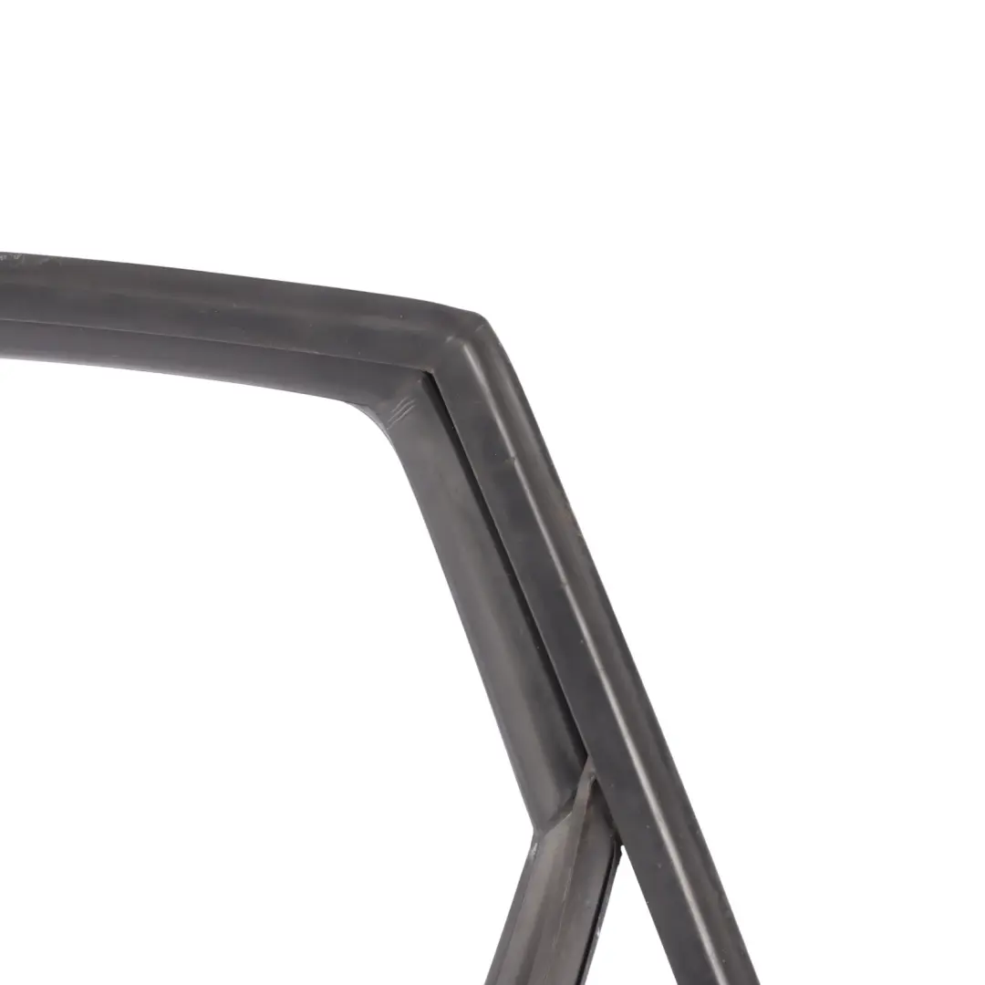 Ventana Goma Junta Puerta Trasera Izquierda para Audi A4 B8 con número de pieza 8K5839439G Audi A4 B8 Ventana Goma Junta Puerta Trasera Izquierda - SKU 8K5839439G - Número de pieza 8K5839439G