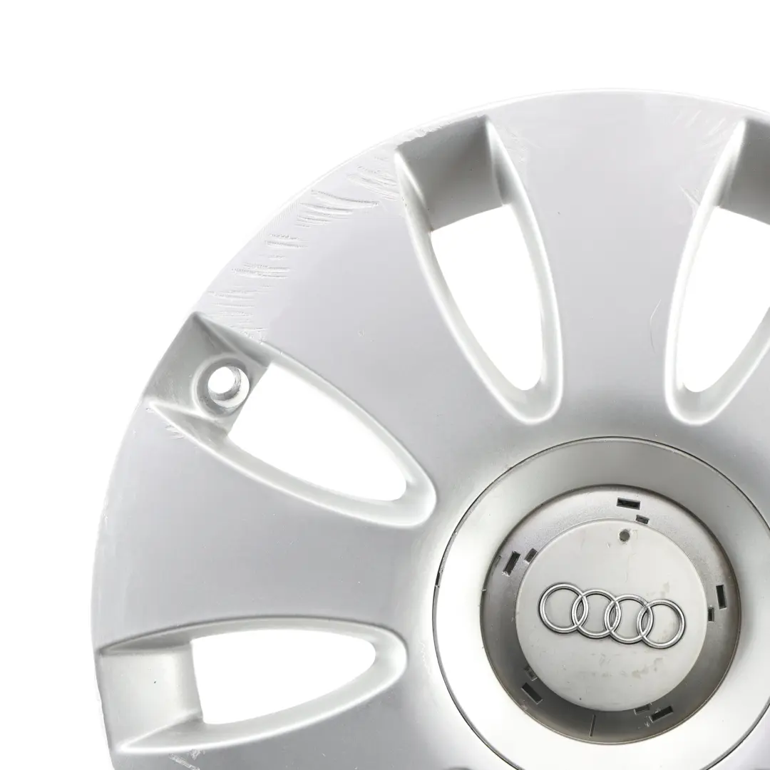 Srebrna Felga Aluminiowa 16" 6,5J ET:50 9-Ramienna do Audi A3 8P o numerze 8P0601025AA Audi A3 8P Srebrna Felga Aluminiowa 16" 6,5J ET:50 9-Ramienna - SKU 8P0601025AA-2 - Numer Części 8P0601025AA