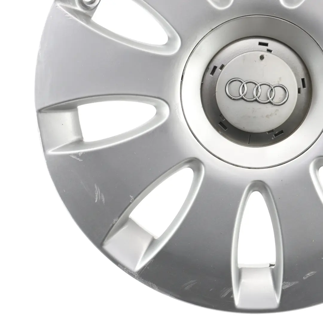 Cerchio In Lega 16" 6,5J ET:50 A 9 Razze per Audi A3 8P Silver con numero di parte 8P0601025AA Audi A3 8P Silver Cerchio In Lega 16" 6,5J ET:50 A 9 Razze - SKU 8P0601025AA-2 - Numero di parte 8P0601025AA