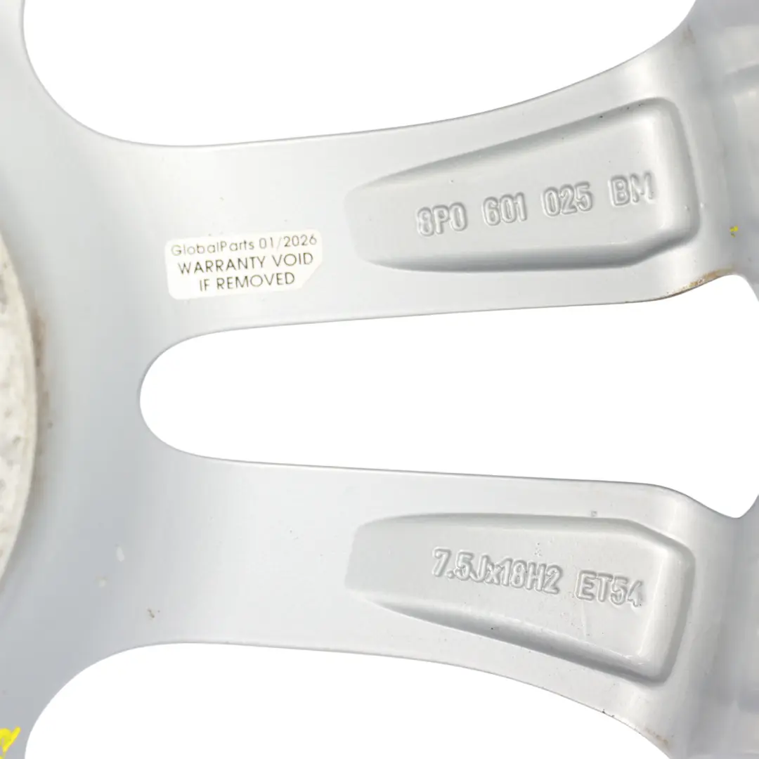 Srebrna Felga Aluminiowa 18" 7.5J ET:54 do Audi A3 S3 8P o numerze 8P0601025BM Audi A3 S3 8P Srebrna Felga Aluminiowa 18" 7.5J ET:54 - SKU 8P0601025BM-1 - Numer Części 8P0601025BM