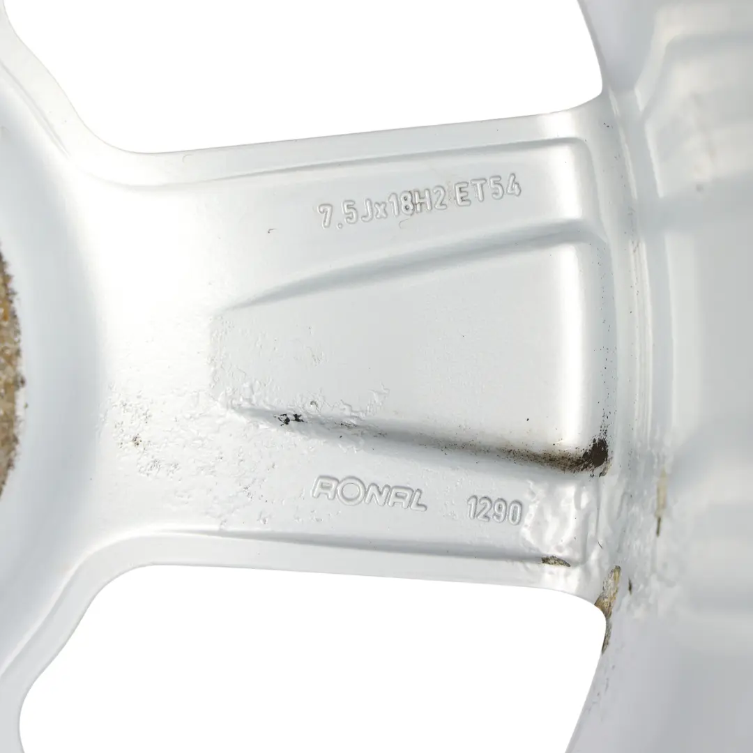 Jantes en alliage argentées 18" ET:54 7,5J pour Audi A3 8P à propos du numéro de pièce 8P0601025S Audi A3 8P Jantes en alliage argentées 18" ET:54 7,5J - SKU 8P0601025S-1 - Numéro de pièce 8P0601025S