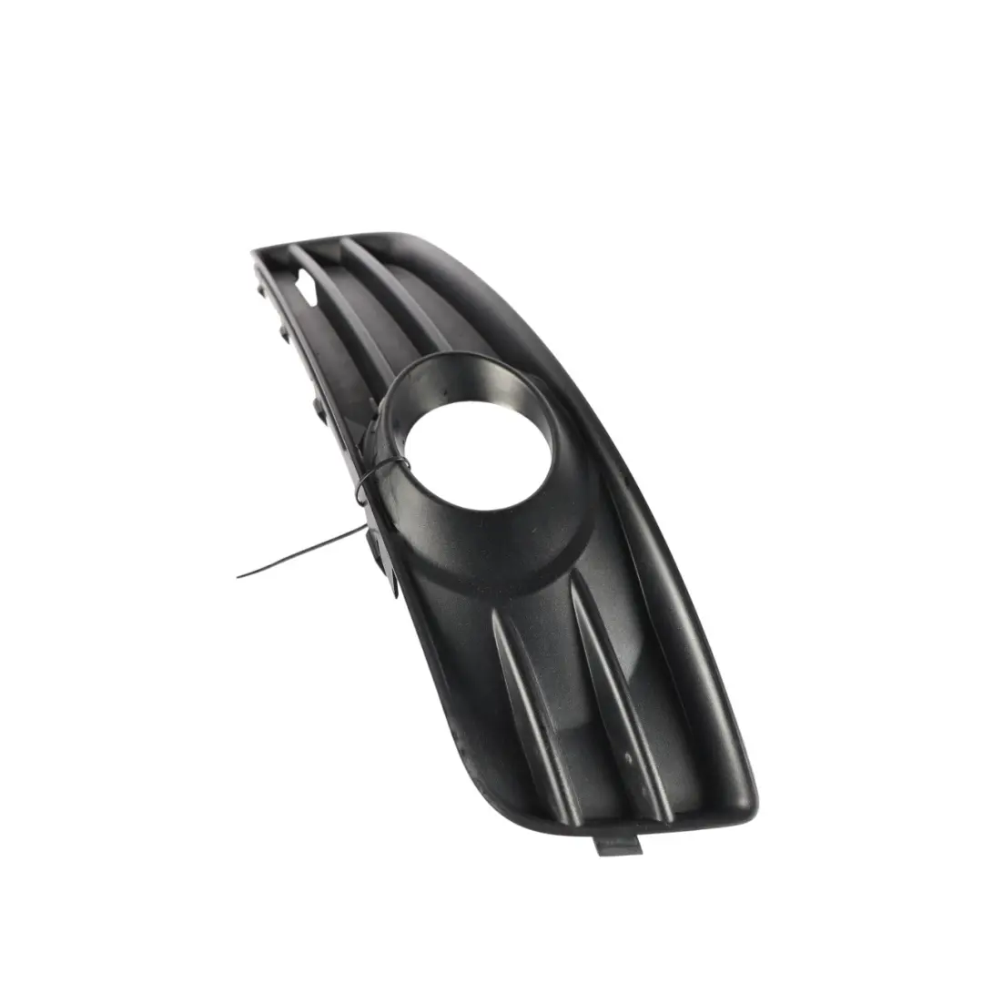 Paraurti Anteriore Fendinebbia Copertura Griglia Sinistro per Audi A3 8P con numero di parte 8P0807681H Audi A3 8P Paraurti Anteriore Fendinebbia Copertura Griglia Sinistro - SKU 8P0807681H - Numero di parte 8P0807681H