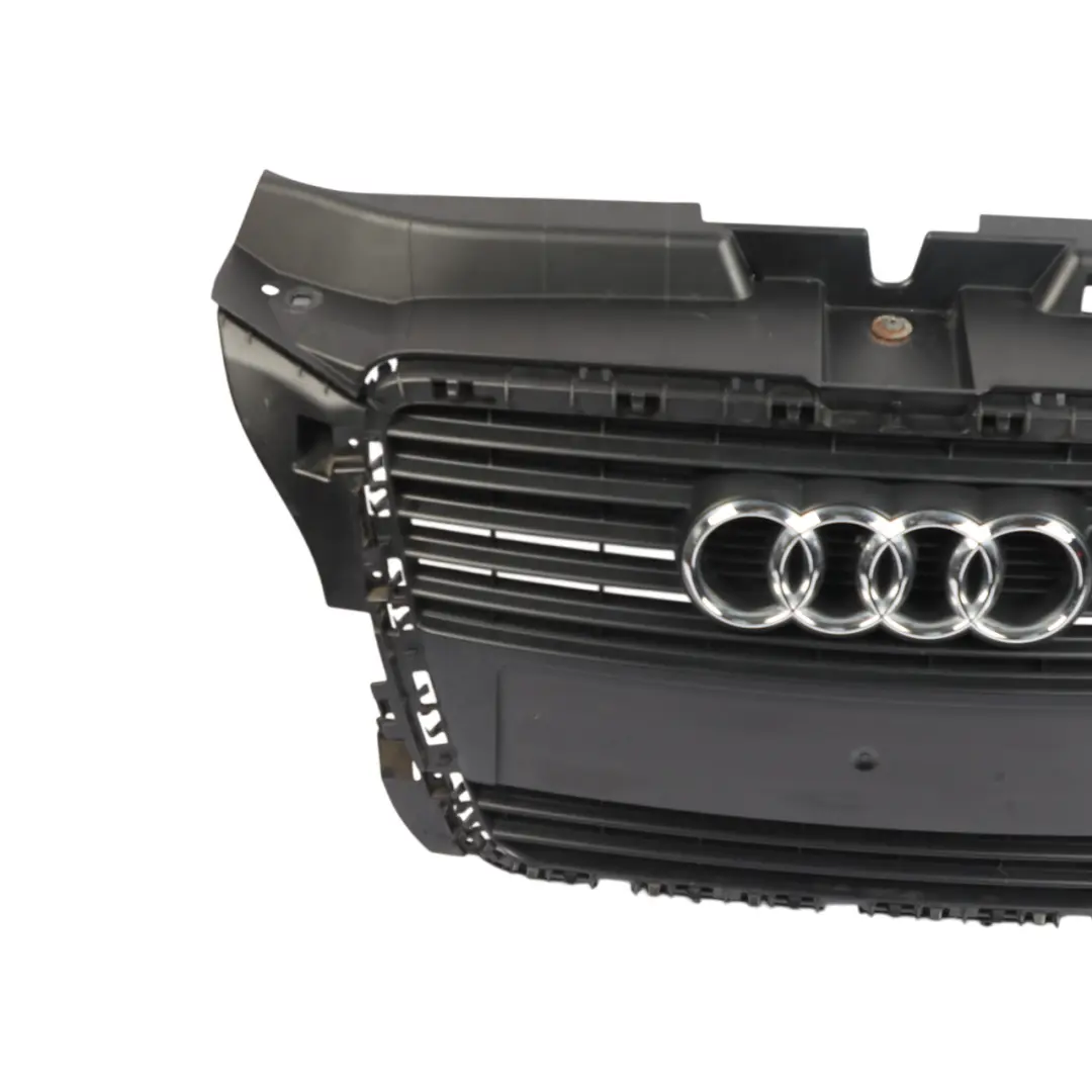 Audi A3 8P Grille centrale supérieure Panneau garniture radiateur - SKU 8P0853651M - Numéro de pièce 8P0853651M
