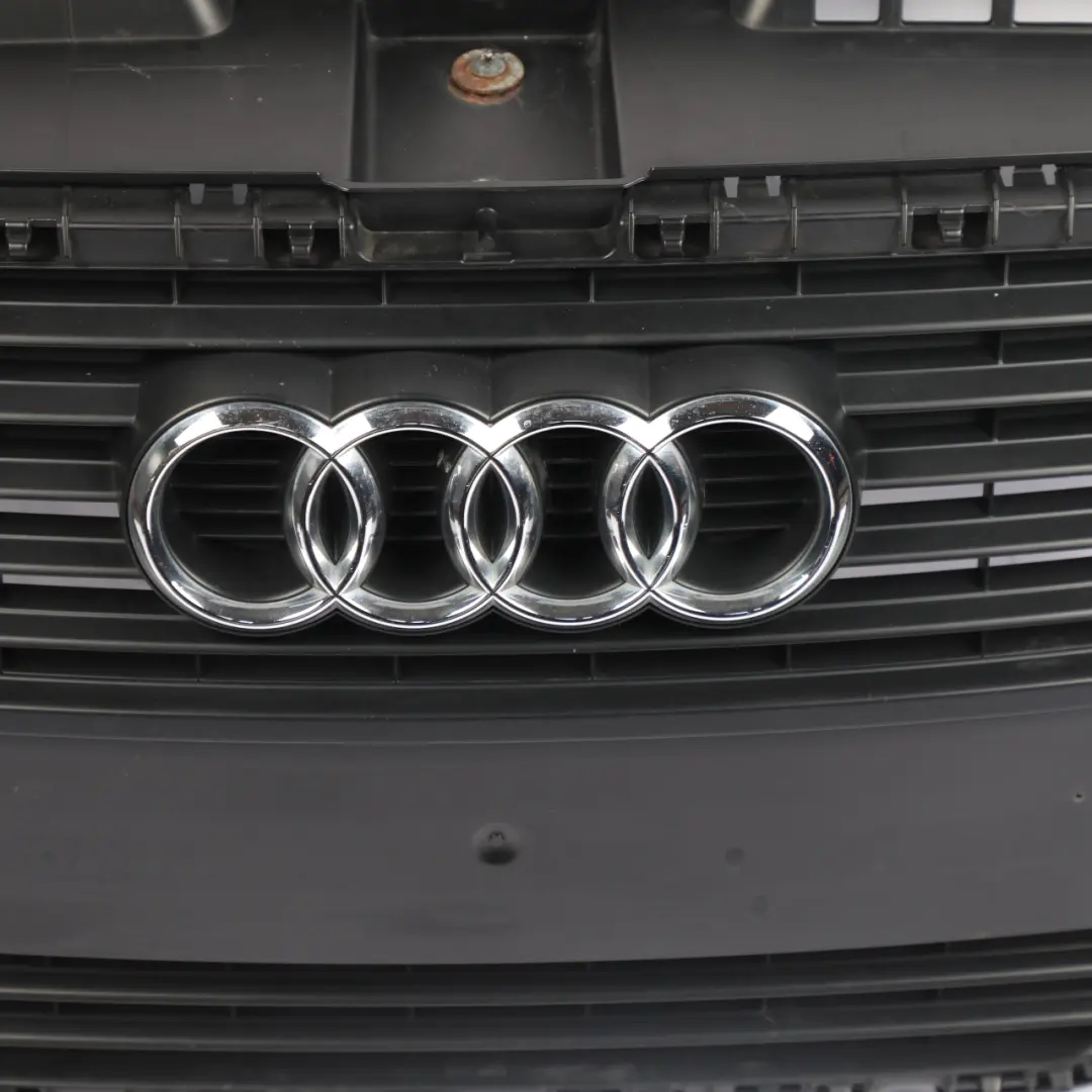 Centre Upper Front Grille Radiator Trim Cover Panel to Audi A3 8P with Part number 8P0853651M Audi A3 8P Centre Upper Front Grille Radiator Trim Cover Panel - SKU 8P0853651M - Part number 8P0853651M