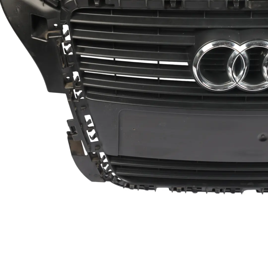 Griglia anteriore superiore Pannello copertura radiatore per Audi A3 8P con numero di parte 8P0853651M Audi A3 8P Griglia anteriore superiore Pannello copertura radiatore - SKU 8P0853651M - Numero di parte 8P0853651M