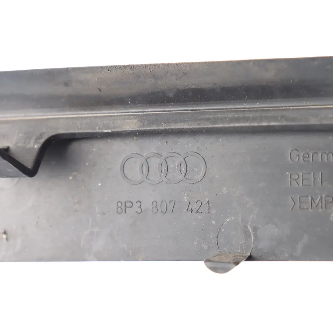 Paraurti Posteriore Medio Modanatura Staffa Striscia per Audi A3 8P con numero di parte 8P3807421 Audi A3 8P Paraurti Posteriore Medio Modanatura Staffa Striscia - SKU 8P3807421 - Numero di parte 8P3807421