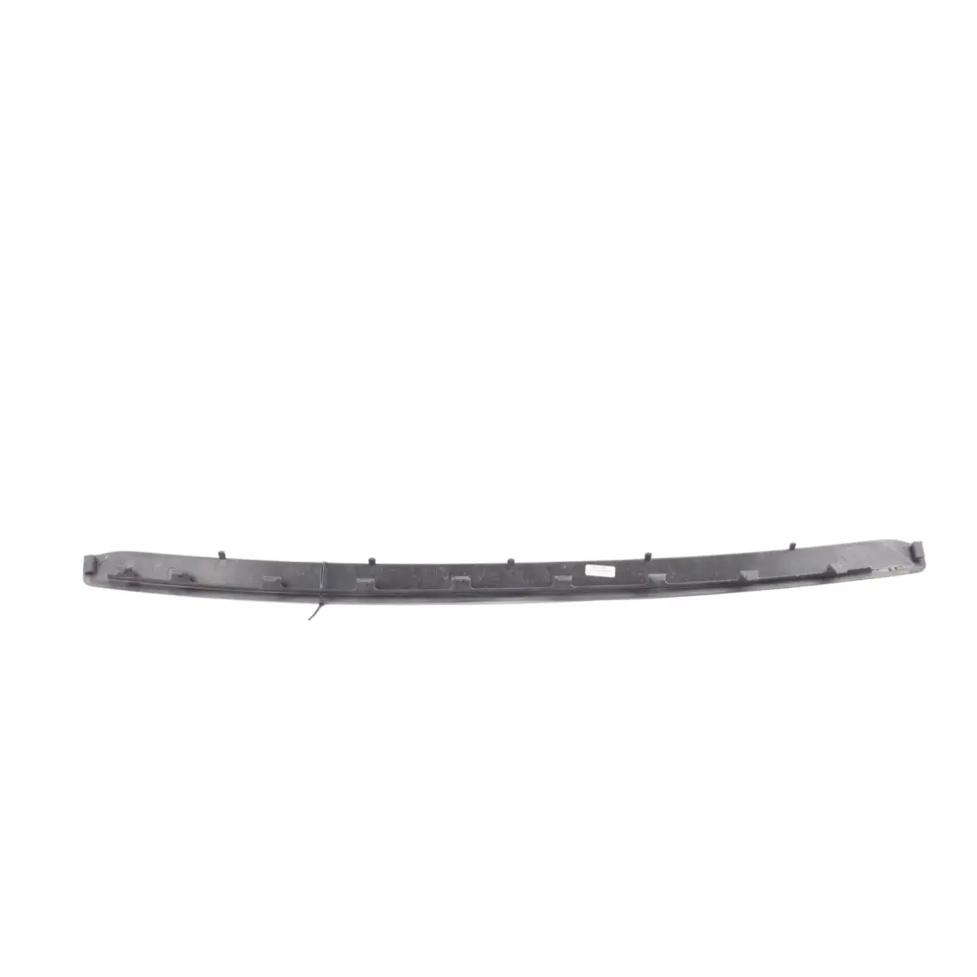 Parachoques Trasero Superior Medio Moldura Embellecedora para Audi A3 8P con número de pieza 8P3807421 Audi A3 8P Parachoques Trasero Superior Medio Moldura Embellecedora - SKU 8P3807421 - Número de pieza 8P3807421