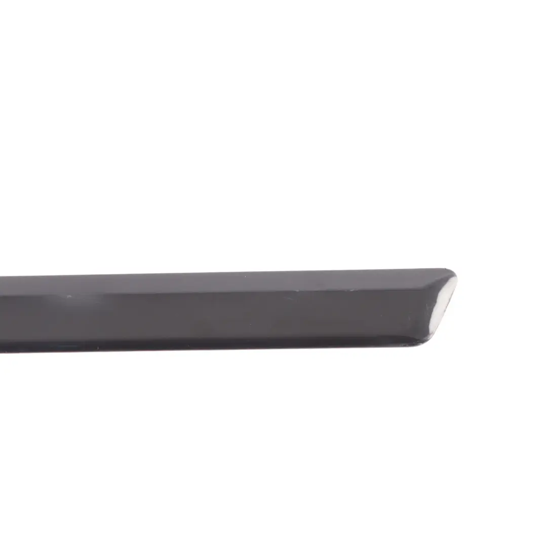 Zierleiste Seitenwand Hinten Links Brillantschwarz Y9B für Audi A3 8P 3D mit Teilenummer 8P3853983C Audi A3 8P 3D Zierleiste Seitenwand Hinten Links Brillantschwarz Y9B - SKU 8P3853983C-BBL - Teilenummer 8P3853983C