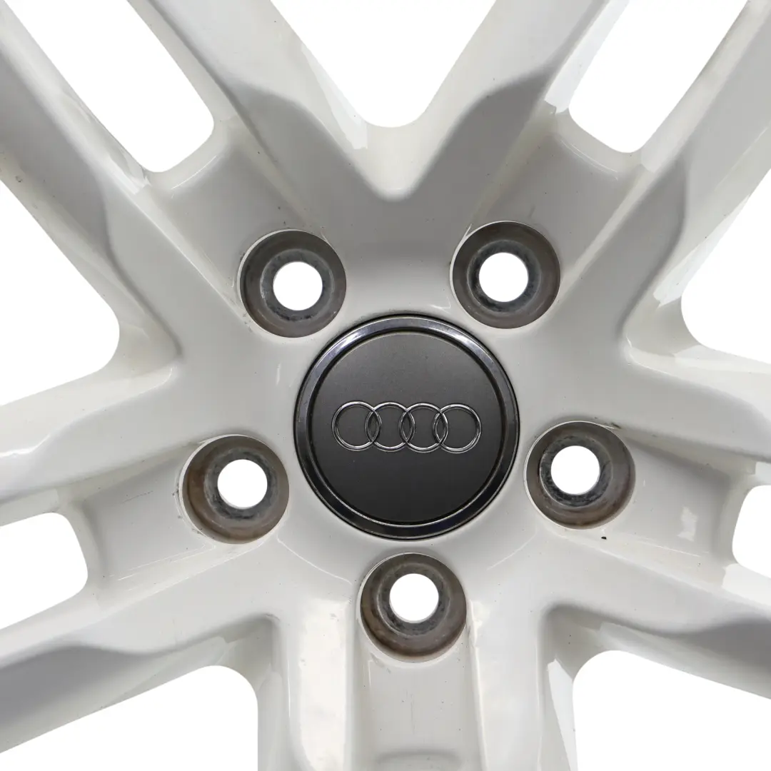 Silber Leichtmetallrad Felge 18" 8,5J ET:29 für Audi A5 8T mit Teilenummer 8T0601025CC Audi A5 8T Silber Leichtmetallrad Felge 18" 8,5J ET:29 - SKU 8T0601025CC-1 - Teilenummer 8T0601025CC