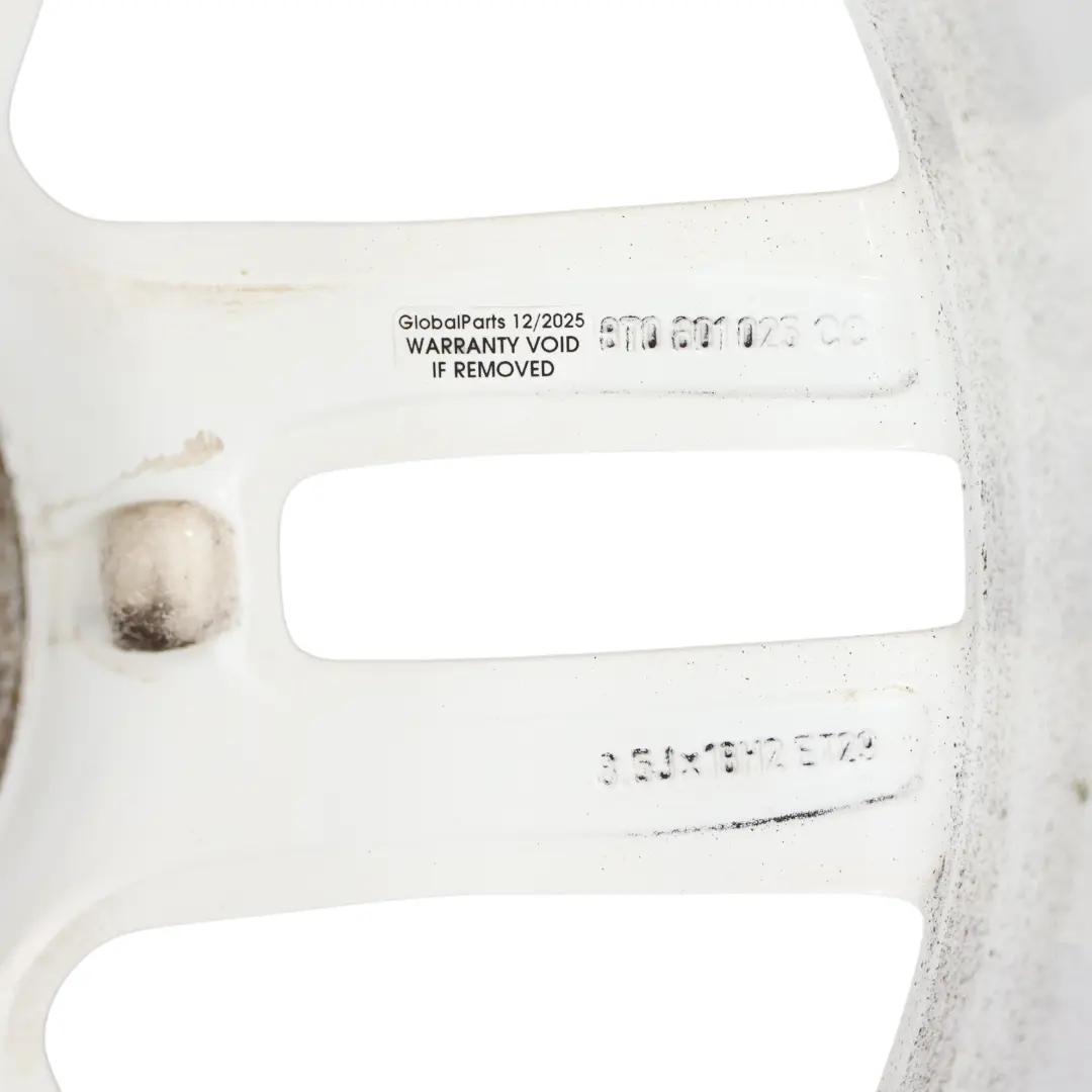 Jante en alliage léger argenté 18" 8,5J ET:29 pour Audi A5 8T à propos du numéro de pièce 8T0601025CC Audi A5 8T Jante en alliage léger argenté 18" 8,5J ET:29 - SKU 8T0601025CC-2 - Numéro de pièce 8T0601025CC