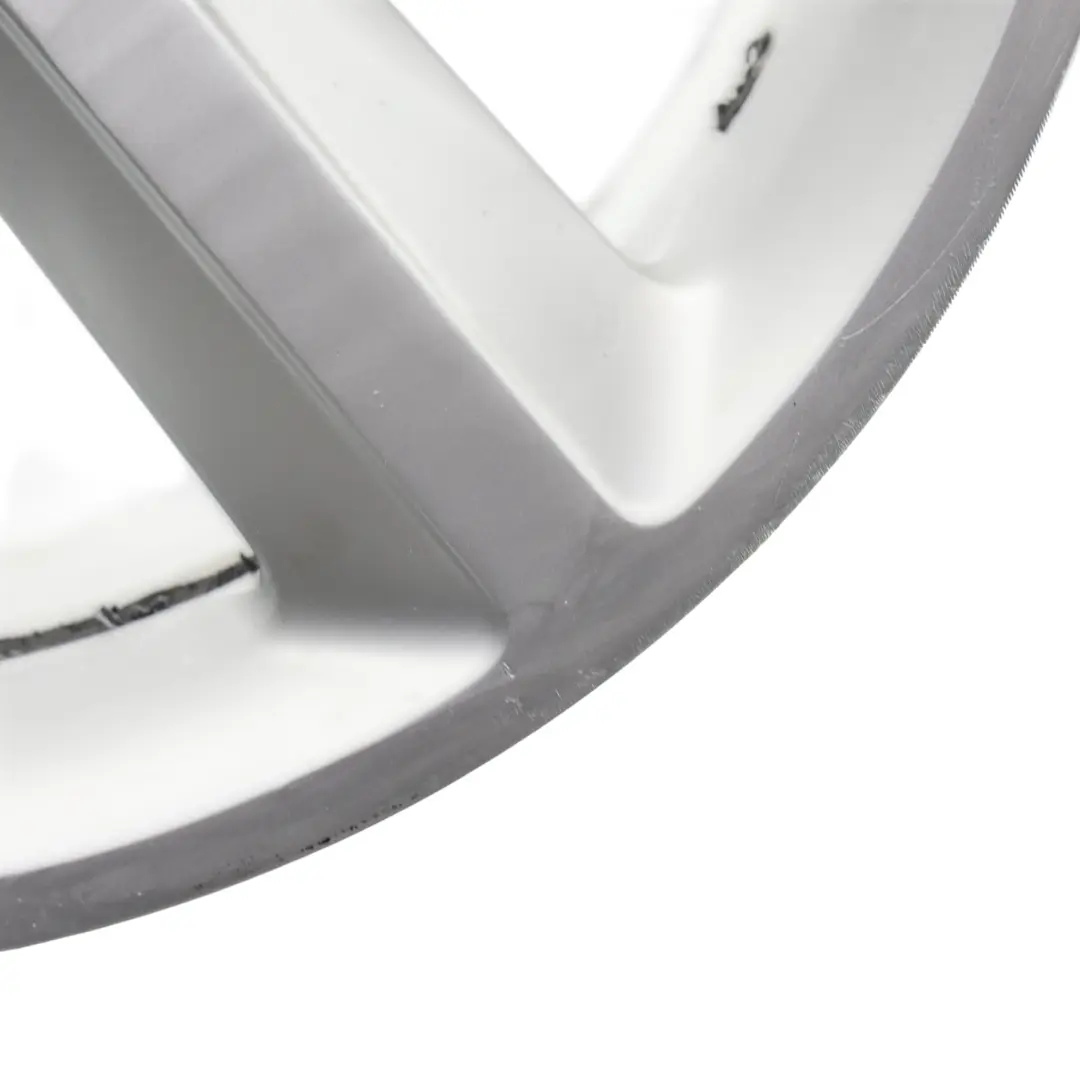 Srebrna Felga Aluminiowa 18" 8.5J ET:29 do Audi A5 8T o numerze 8T0601025CG Audi A5 8T Srebrna Felga Aluminiowa 18" 8.5J ET:29 - SKU 8T0601025CG-1 - Numer Części 8T0601025CG