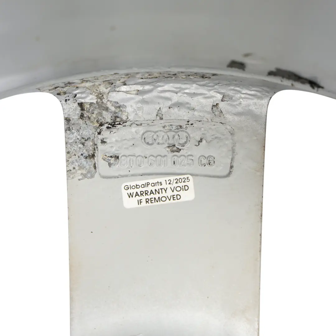 Silberne Leichtmetallfelge 18" 8.5J ET:29 Sternspeiche für Audi A5 8T mit Teilenummer 8T0601025CG Audi A5 8T Silberne Leichtmetallfelge 18" 8.5J ET:29 Sternspeiche - SKU 8T0601025CG - Teilenummer 8T0601025CG