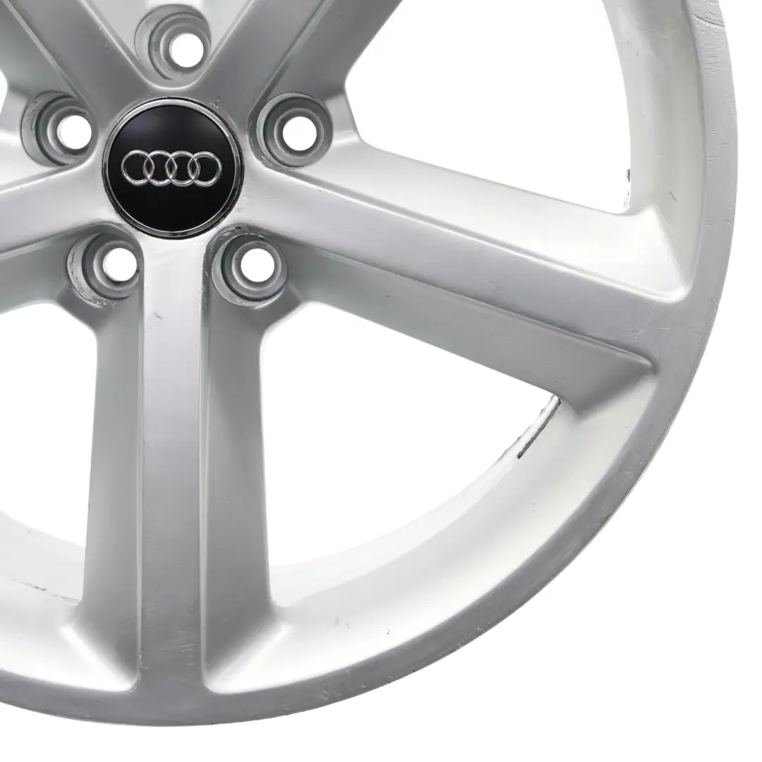 Srebrna Felga Aluminiowa 18" 8.5J ET:29 do Audi A5 8T o numerze 8T0601025CG Audi A5 8T Srebrna Felga Aluminiowa 18" 8.5J ET:29 - SKU 8T0601025CG - Numer Części 8T0601025CG