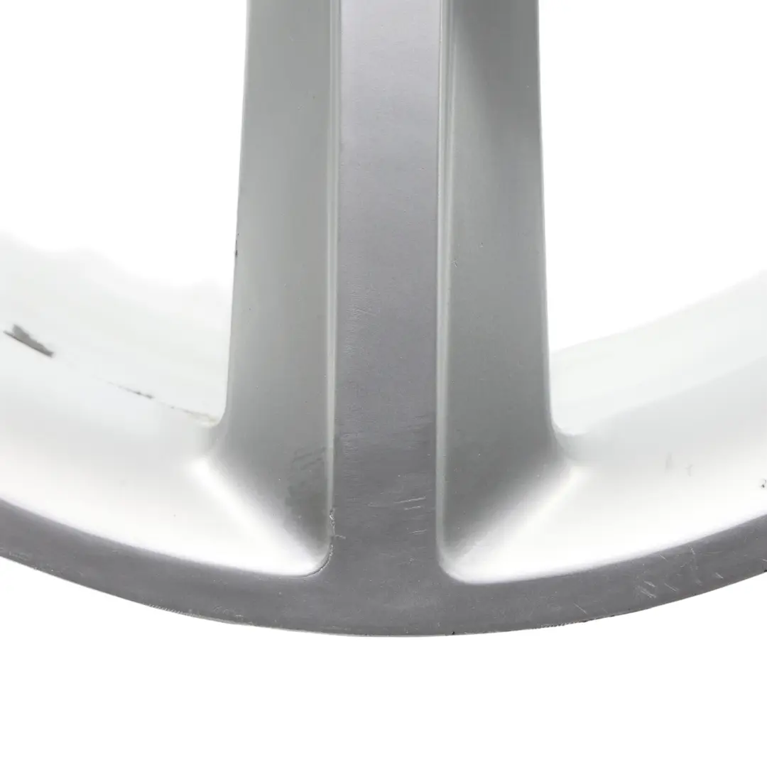 Silberne Leichtmetallfelge 18" 8.5J ET:29 Sternspeiche für Audi A5 8T mit Teilenummer 8T0601025CG Audi A5 8T Silberne Leichtmetallfelge 18" 8.5J ET:29 Sternspeiche - SKU 8T0601025CG - Teilenummer 8T0601025CG
