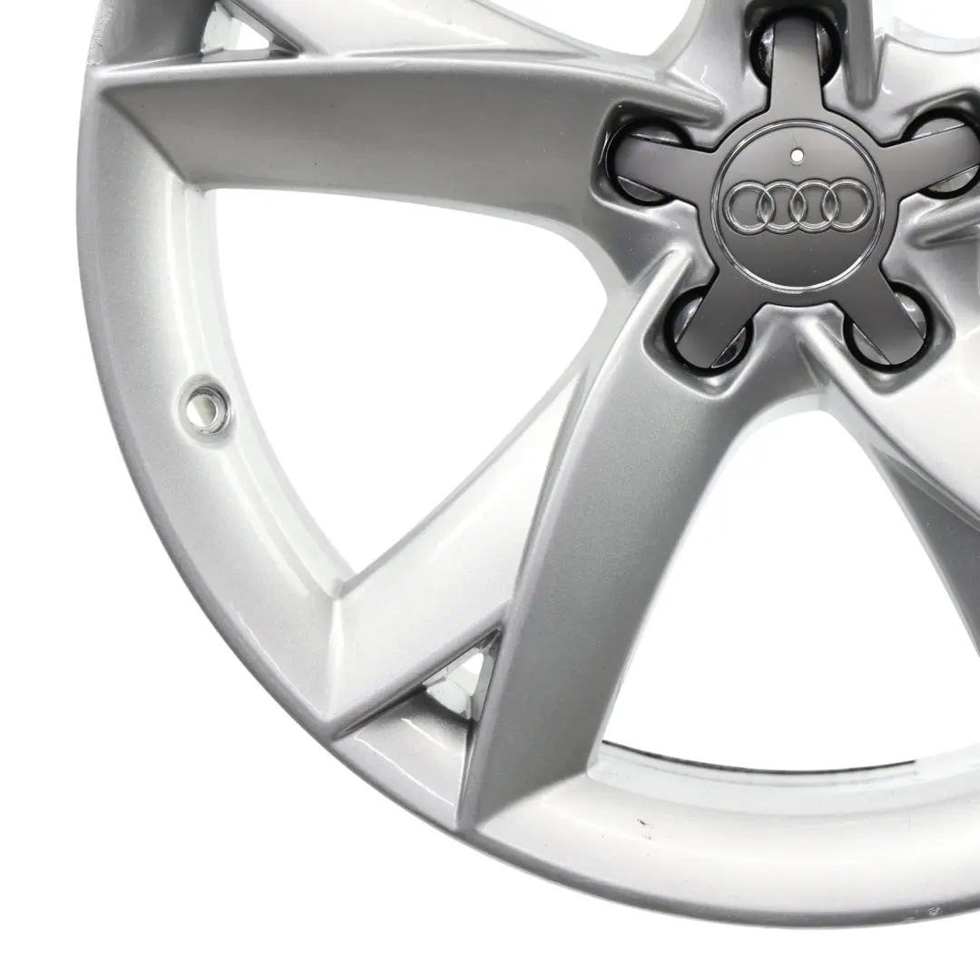 Jante argentée en alliage 19" 8.5J ET:32 Star Spoke pour Audi A5 8T à propos du numéro de pièce 8T0601025F Audi A5 8T Jante argentée en alliage 19" 8.5J ET:32 Star Spoke - SKU 8T0601025F-2 - Numéro de pièce 8T0601025F