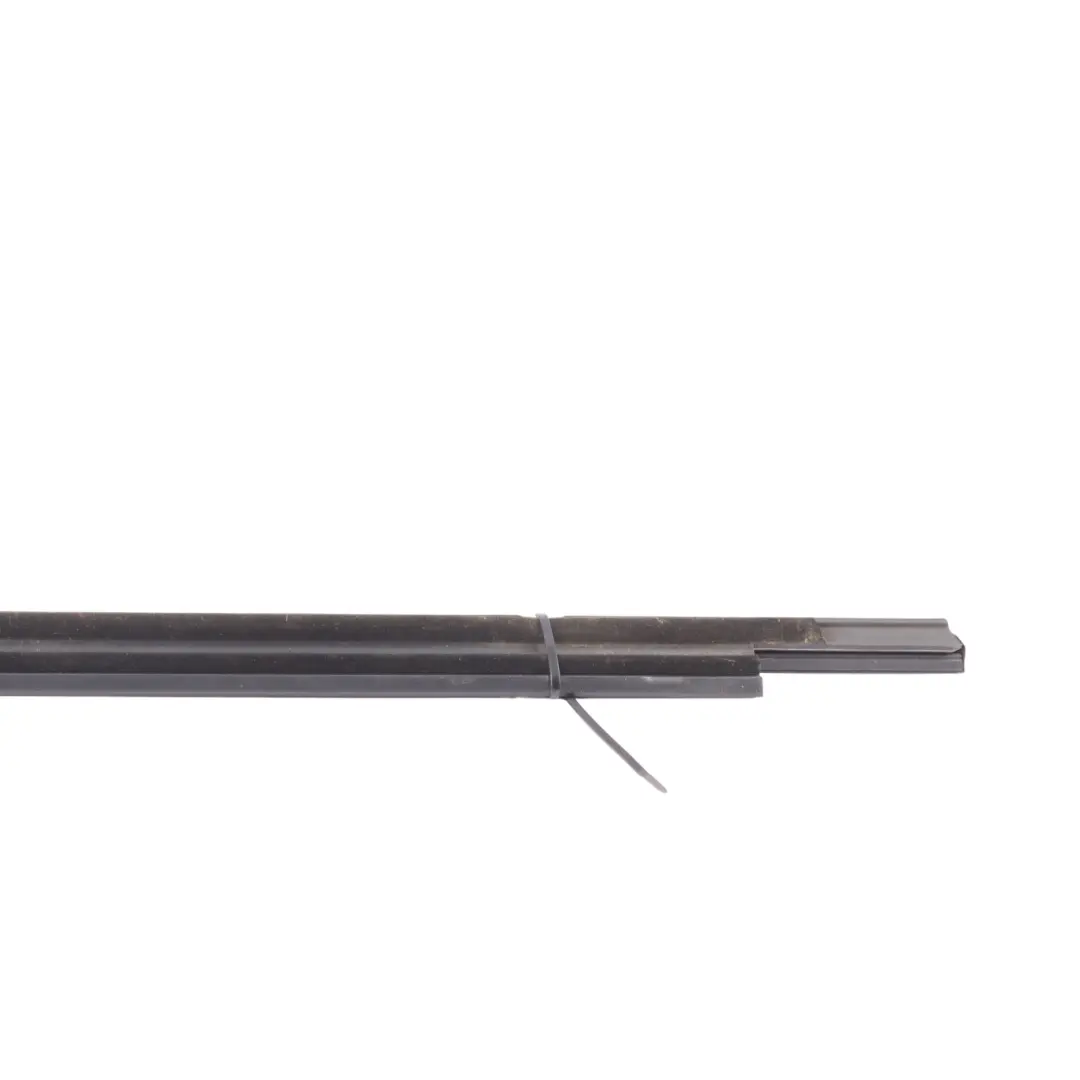 Moldura Exterior Burletes Ventana Puerta Trasera Izquierda para Audi A5 8T con número de pieza 8T8853763K Audi A5 8T Moldura Exterior Burletes Ventana Puerta Trasera Izquierda - SKU 8T8853763K - Número de pieza 8T8853763K
