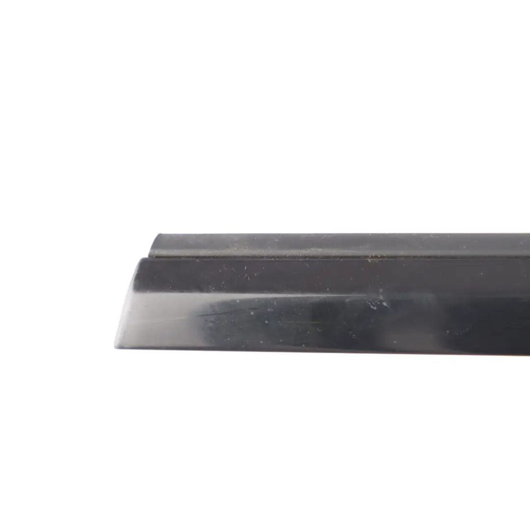 Moldura Exterior Burletes Ventana Puerta Trasera Izquierda para Audi A5 8T con número de pieza 8T8853763K Audi A5 8T Moldura Exterior Burletes Ventana Puerta Trasera Izquierda - SKU 8T8853763K - Número de pieza 8T8853763K