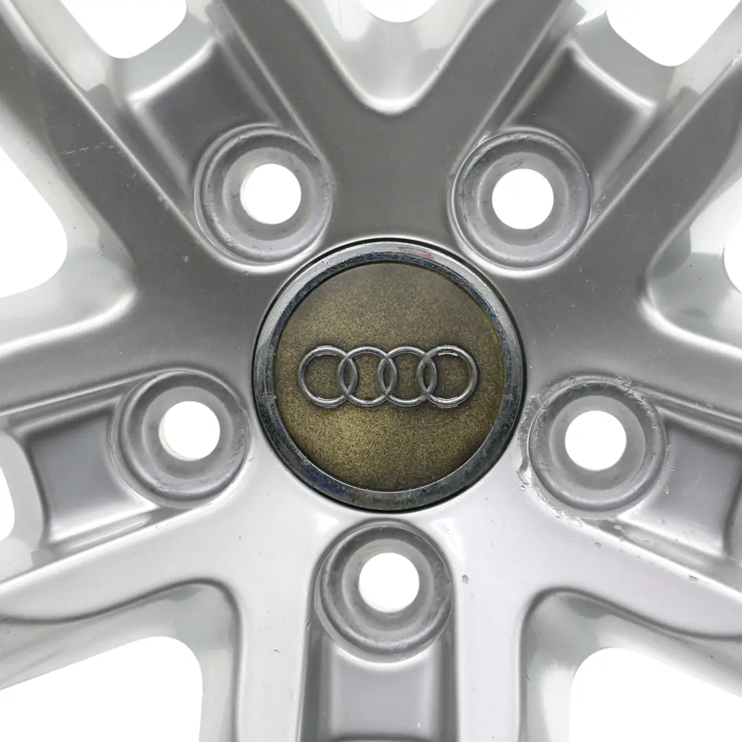 Llanta de aleación plateada Audi Q3 8U 18" 7J ET:43 Doble Star Spoke para con número de pieza 8U0601025AA Llanta de aleación plateada Audi Q3 8U 18" 7J ET:43 Doble Star Spoke - SKU 8U0601025AA-1 - Número de pieza 8U0601025AA