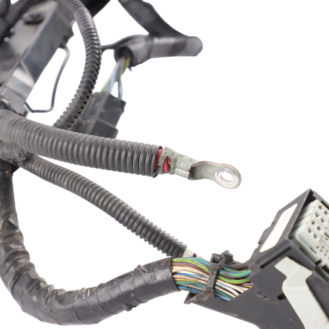 External Engine Bay Fuse Box Reylay to Ford Fiesta Mk7 with Part number 8V51-14B144-BB Ford Fiesta Mk7 External Engine Bay Fuse Box Reylay - SKU 8V51-14B144-BB - Part number 8V51-14B144-BB