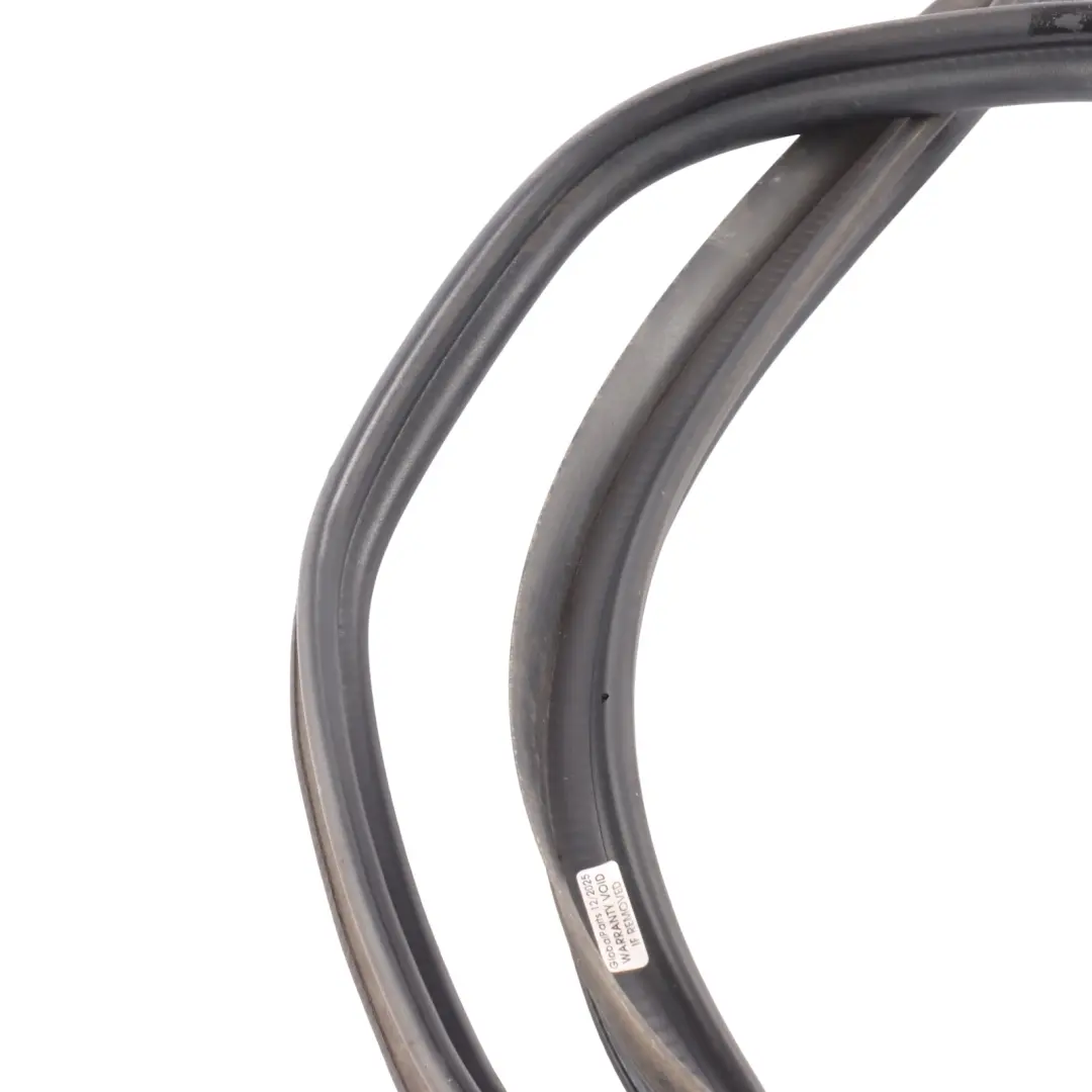 Trunk Boot Lid tailgate Gasket Seal Rubber to Audi S3 A3 8V with Part number 8V5827705 Audi S3 A3 8V Trunk Boot Lid tailgate Gasket Seal Rubber - SKU 8V5827705 - Part number 8V5827705