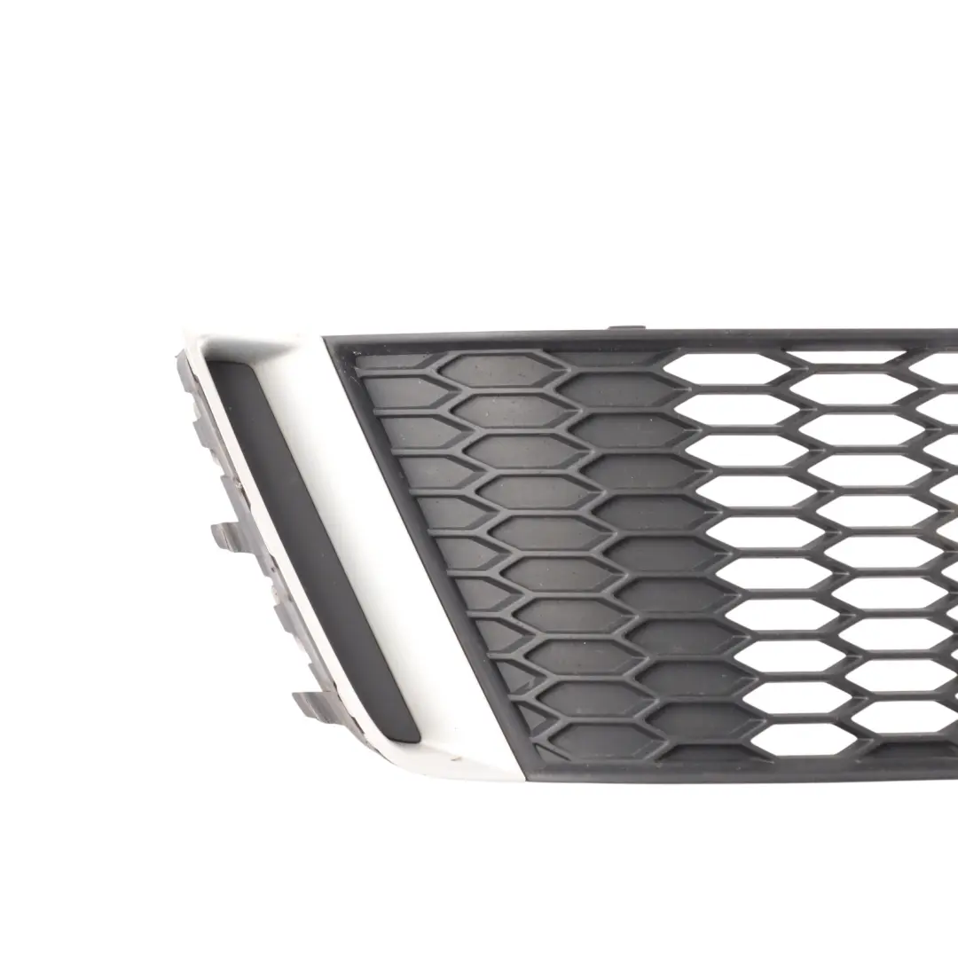 Kratka Wlotu Powietrza Zderzaka Przedniego Czarna Lewa do Audi A1 8X o numerze 8XA807681 Audi A1 8X Kratka Wlotu Powietrza Zderzaka Przedniego Czarna Lewa - SKU 8XA807681 - Numer Części 8XA807681