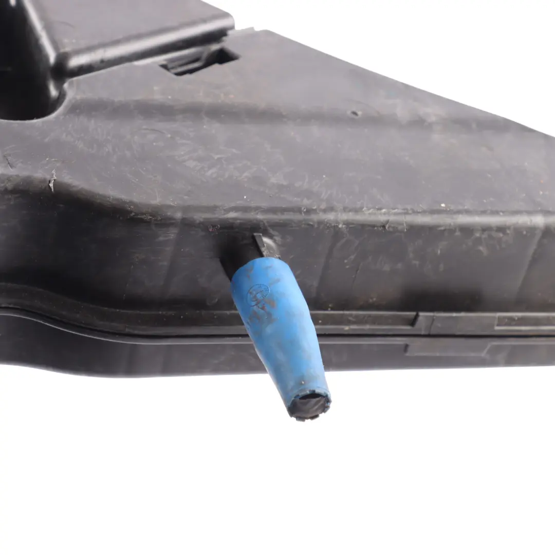 Windscreen Cleaning Container Bootle Washer Tank 7427885 to BMW G20 G21 G22 G26 with Part number 9478352 BMW G20 G21 G22 G26 Windscreen Cleaning Container Bootle Washer Tank 7427885 - SKU 9478352 - Part number 9478352