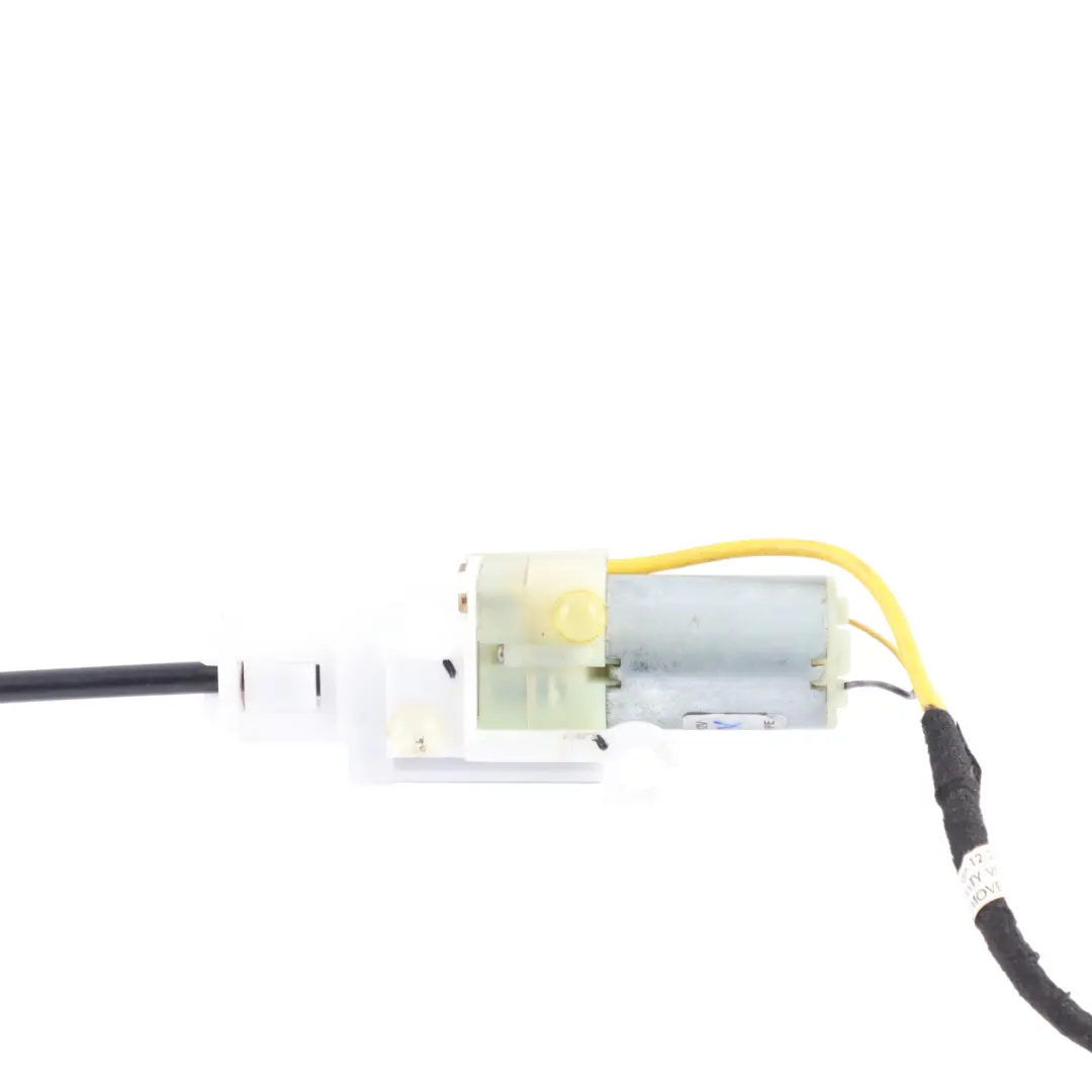 Porsche Cayenne 9PA Seatbelt Height Adjustment Motor Adjuster 12V 7L0857819H - SKU 95580300801 - Part number 95580300801