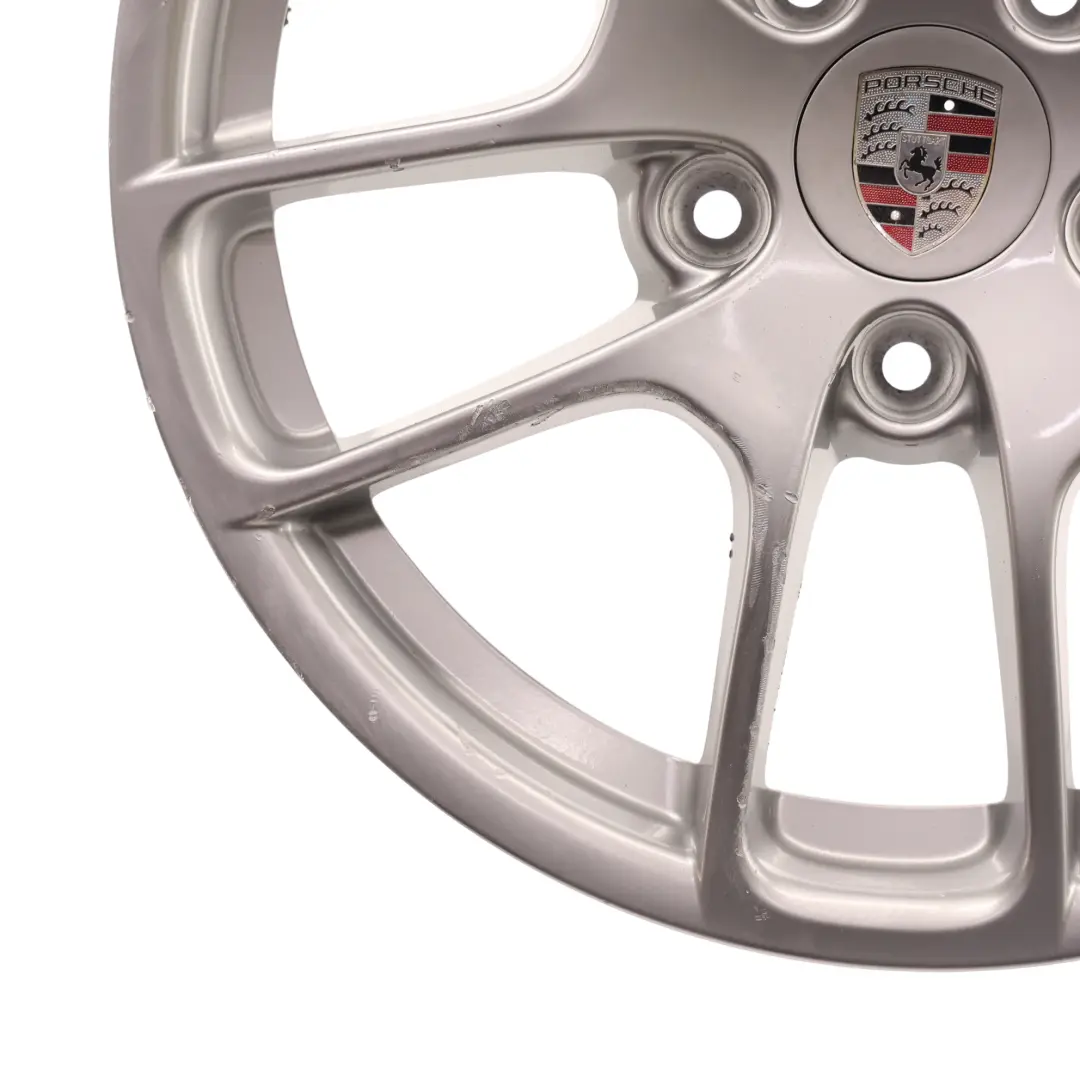 Silberne Alufelge Vorne 18" 8J ET:57 für Porsche Boxster Cayman 981 mit Teilenummer 98136212004 Porsche Boxster Cayman 981 Silberne Alufelge Vorne 18" 8J ET:57 - SKU 98136212004-1 - Teilenummer 98136212004