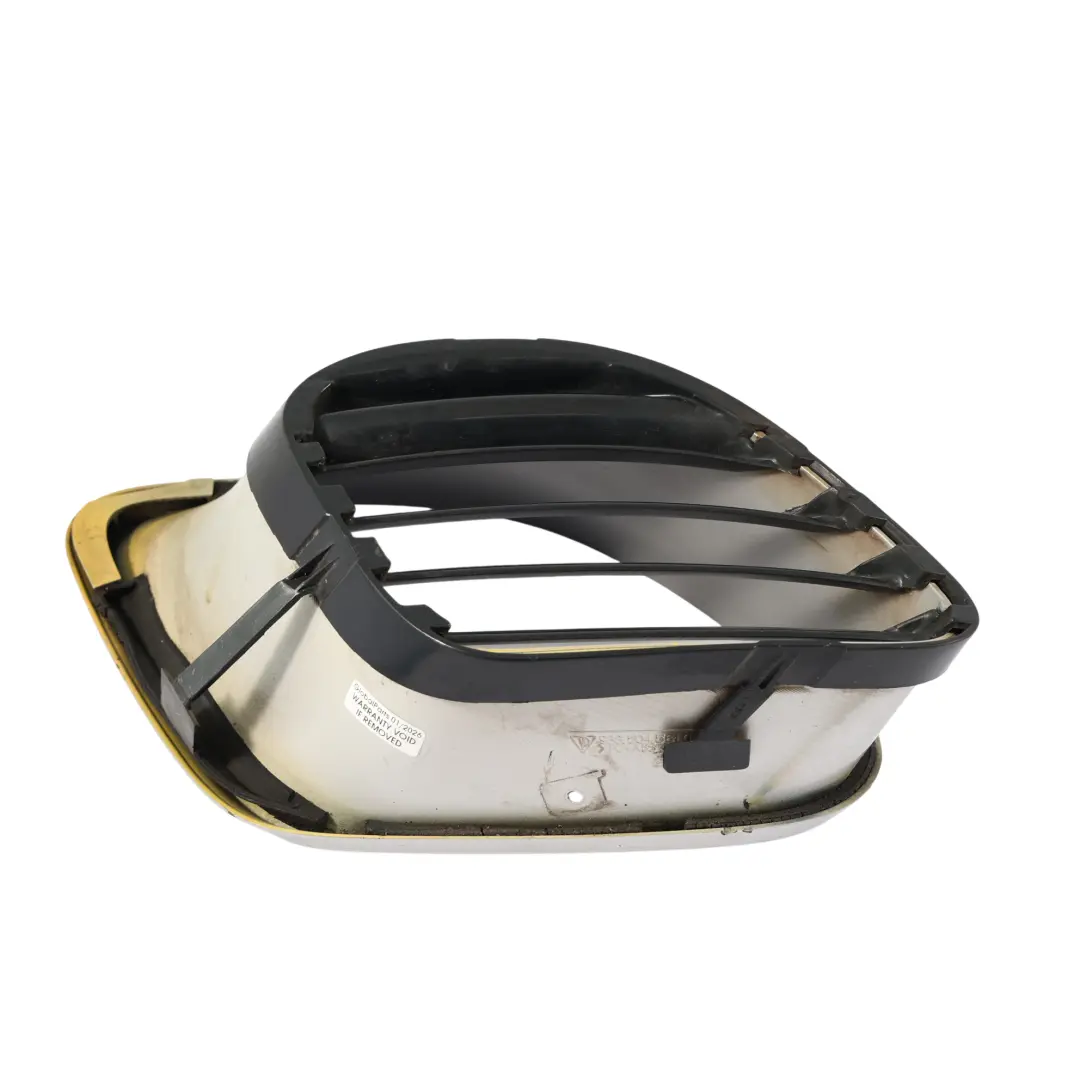 Kratka Zderzaka Przód Przednia Lewa Srebrna do Porsche Boxster 986 o numerze 98650456102 Porsche Boxster 986 Kratka Zderzaka Przód Przednia Lewa Srebrna - SKU 98650456102-ARS - Numer Części 98650456102