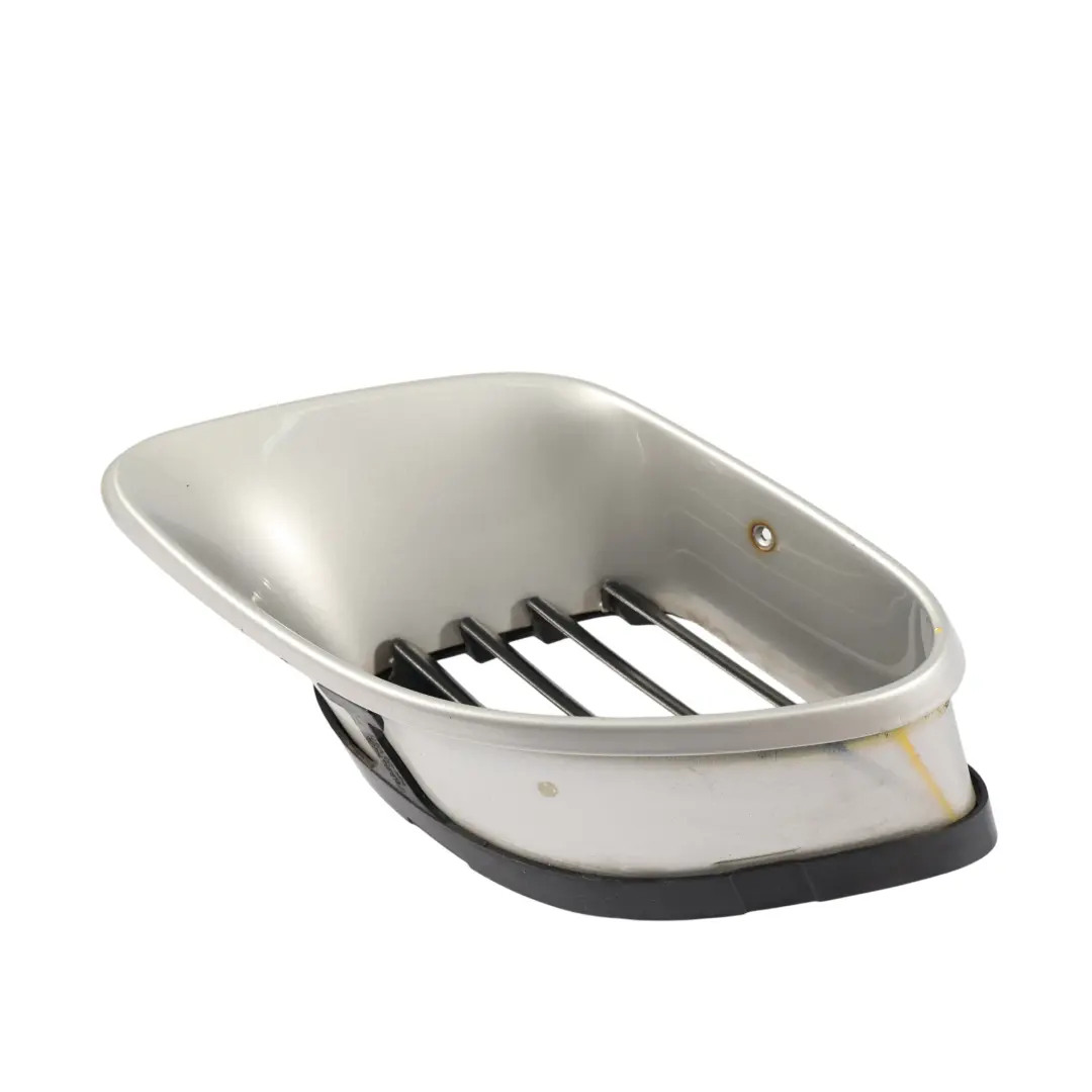 Kratka Zderzaka Przód Przednia Lewa Srebrna do Porsche Boxster 986 o numerze 98650456102 Porsche Boxster 986 Kratka Zderzaka Przód Przednia Lewa Srebrna - SKU 98650456102-ARS - Numer Części 98650456102