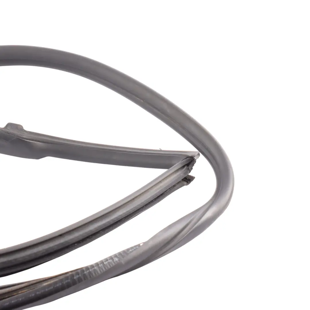 Puerta Delantera Junta De Goma Exterior Derecha 98753707604 para Porsche Cayman 987 con número de pieza 98753707601 Porsche Cayman 987 Puerta Delantera Junta De Goma Exterior Derecha 98753707604 - SKU 98753707601 - Número de pieza 98753707601