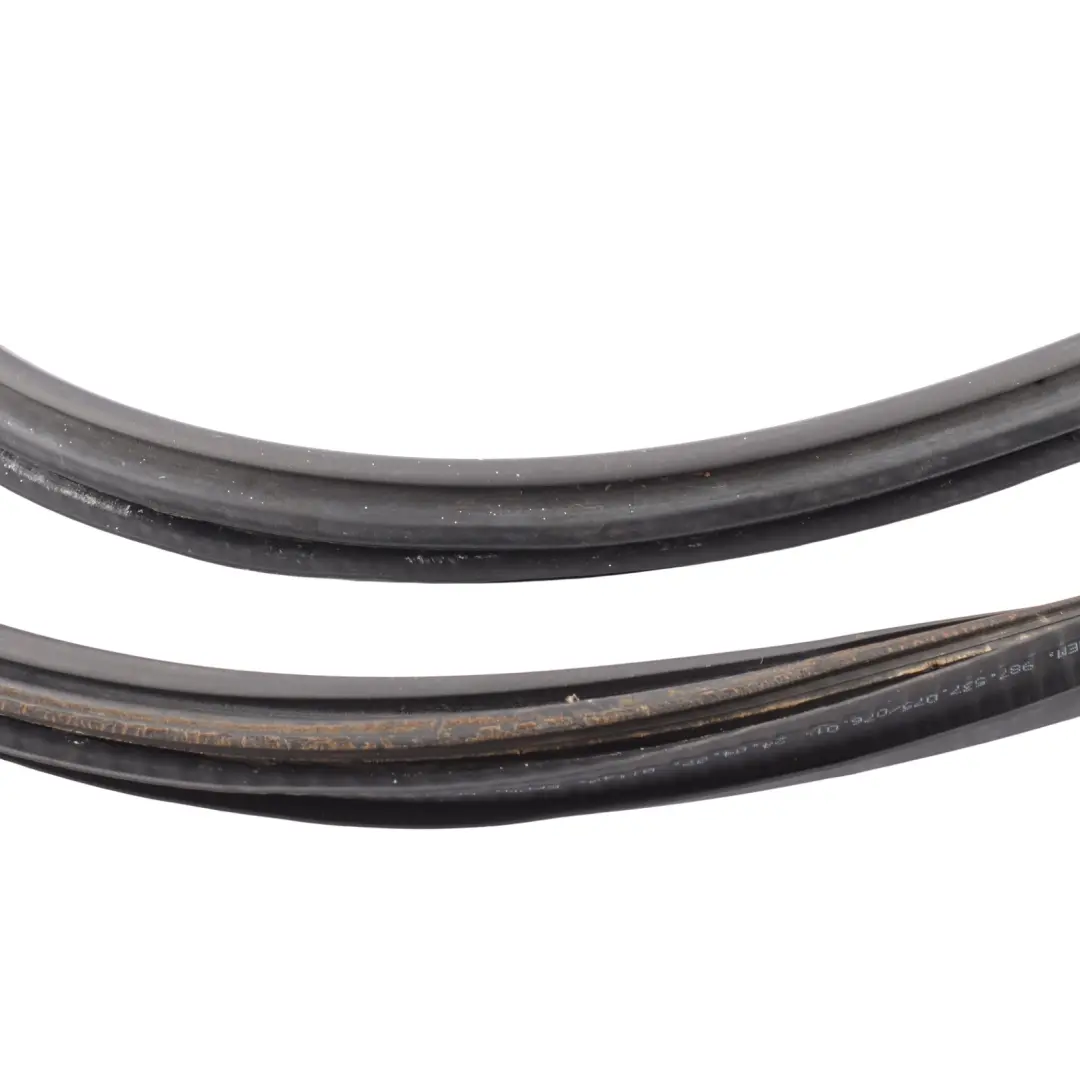 Front Door Seal Gasket Rubber Outer Right O/S 98753707604 to Porsche Cayman 987 with Part number 98753707601 Porsche Cayman 987 Front Door Seal Gasket Rubber Outer Right O/S 98753707604 - SKU 98753707601 - Part number 98753707601