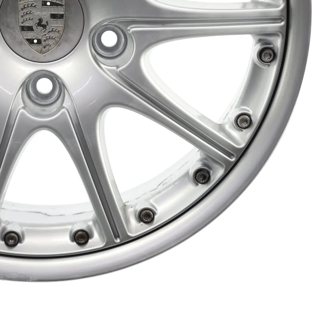 Felga Aluminiowa Srebrna 18" 7,5J ET:50 do Porsche Boxster 986 o numerze 99636213455 Porsche Boxster 986 Felga Aluminiowa Srebrna 18" 7,5J ET:50 - SKU 99636213455-1 - Numer Części 99636213455